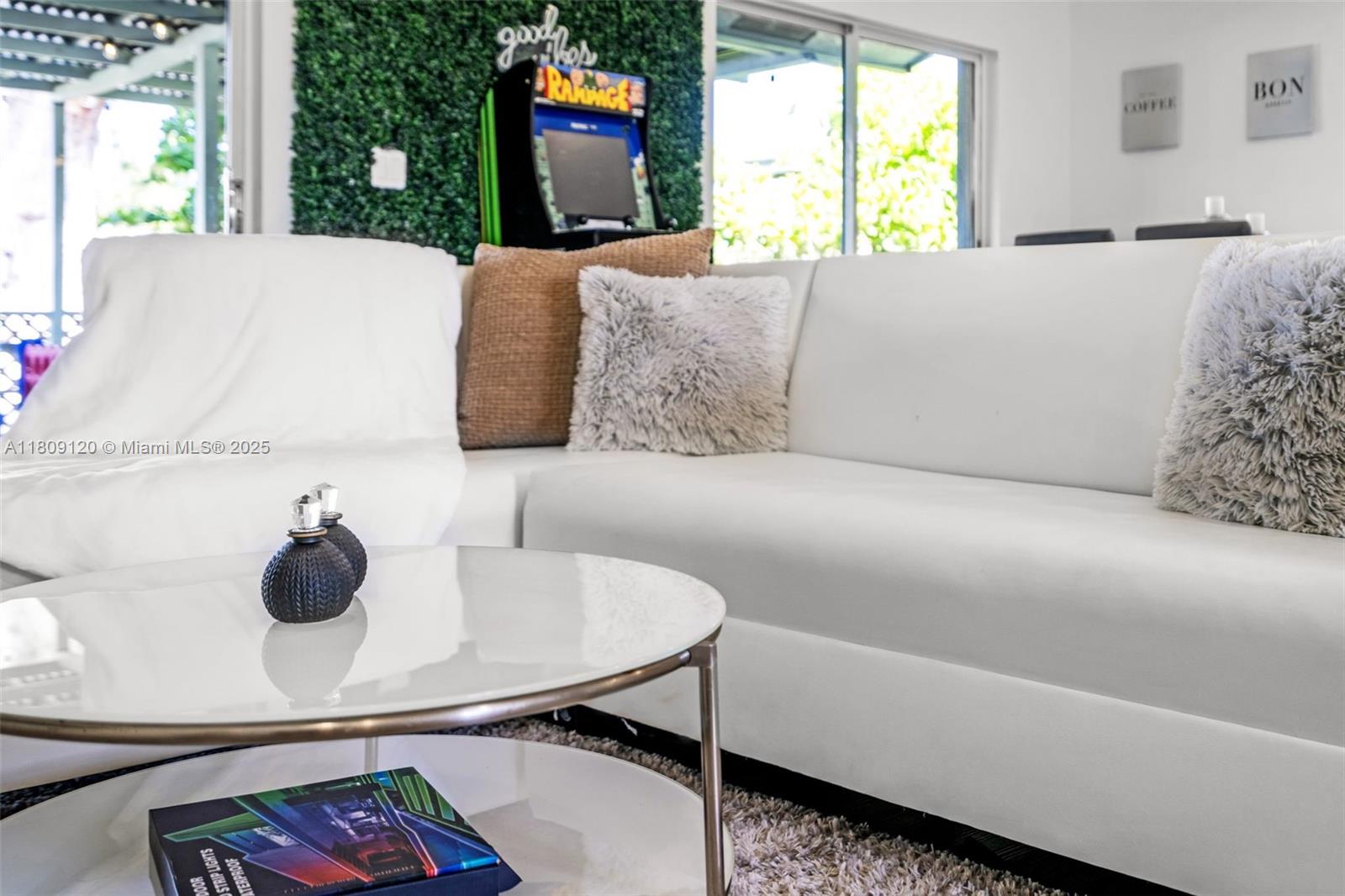 1020 SW 8th St #1020 Hallandale Beach, FL 33009