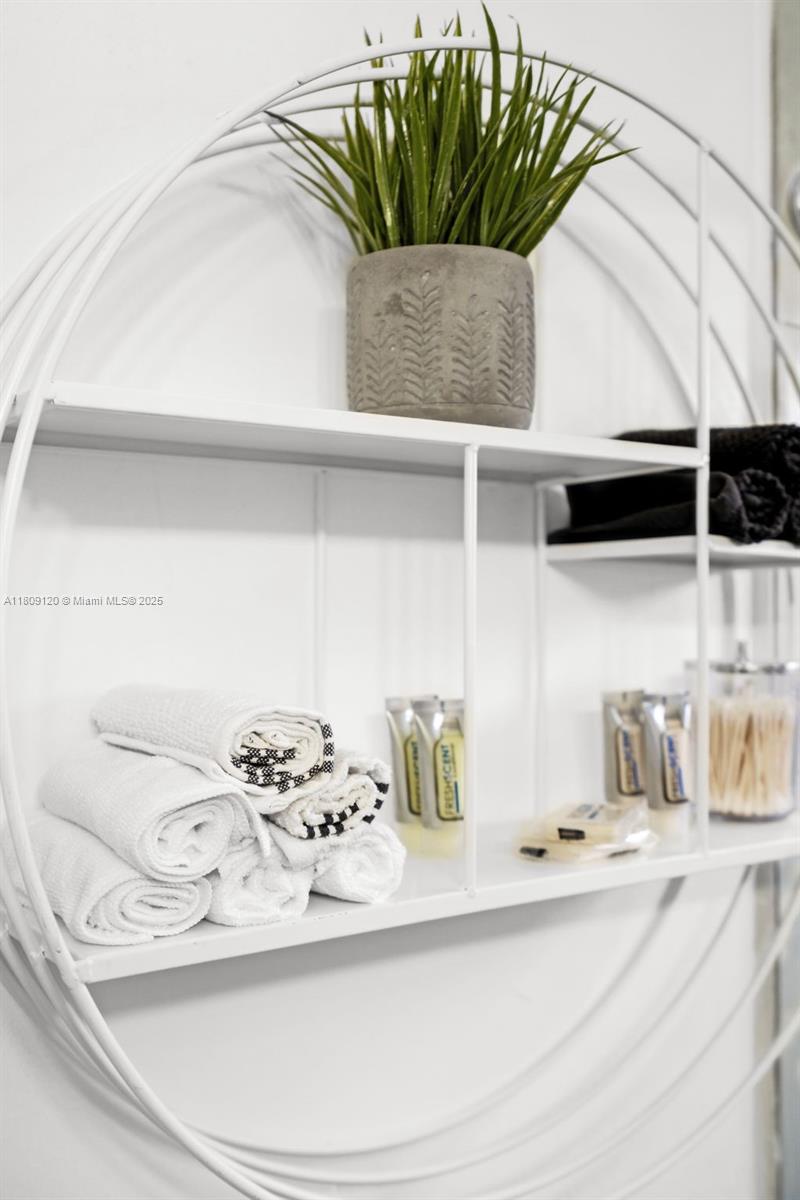 1020 SW 8th St #1020 Hallandale Beach, FL 33009