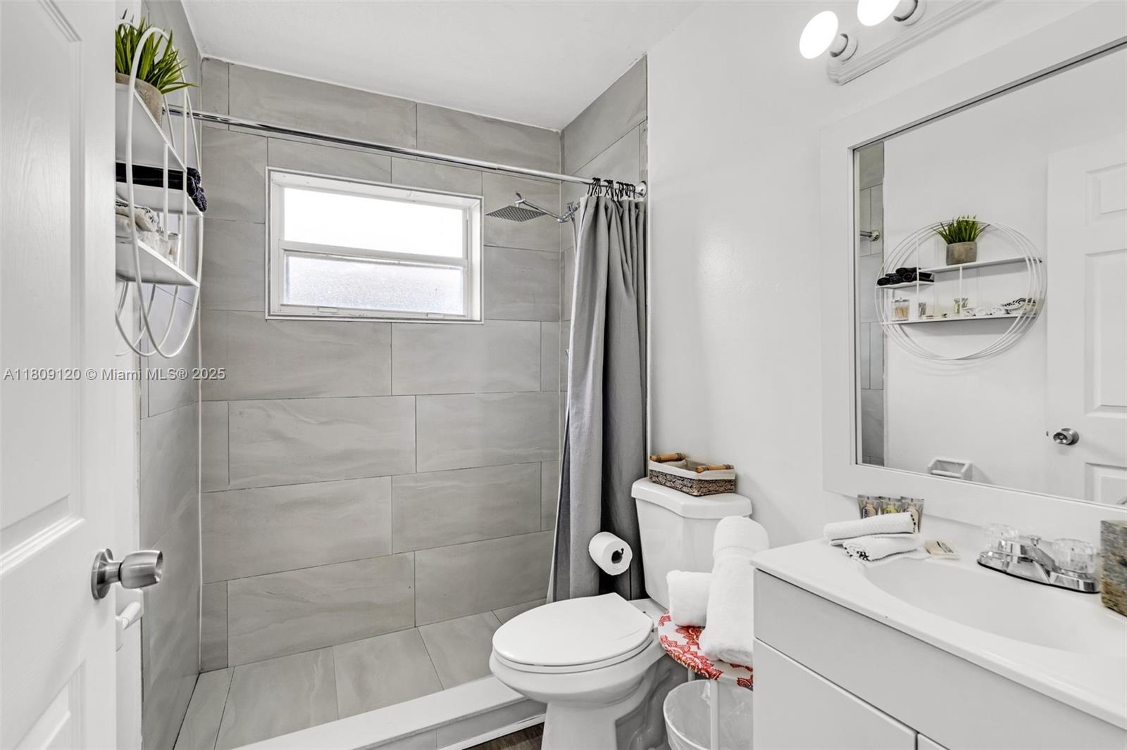 1020 SW 8th St #1020 Hallandale Beach, FL 33009