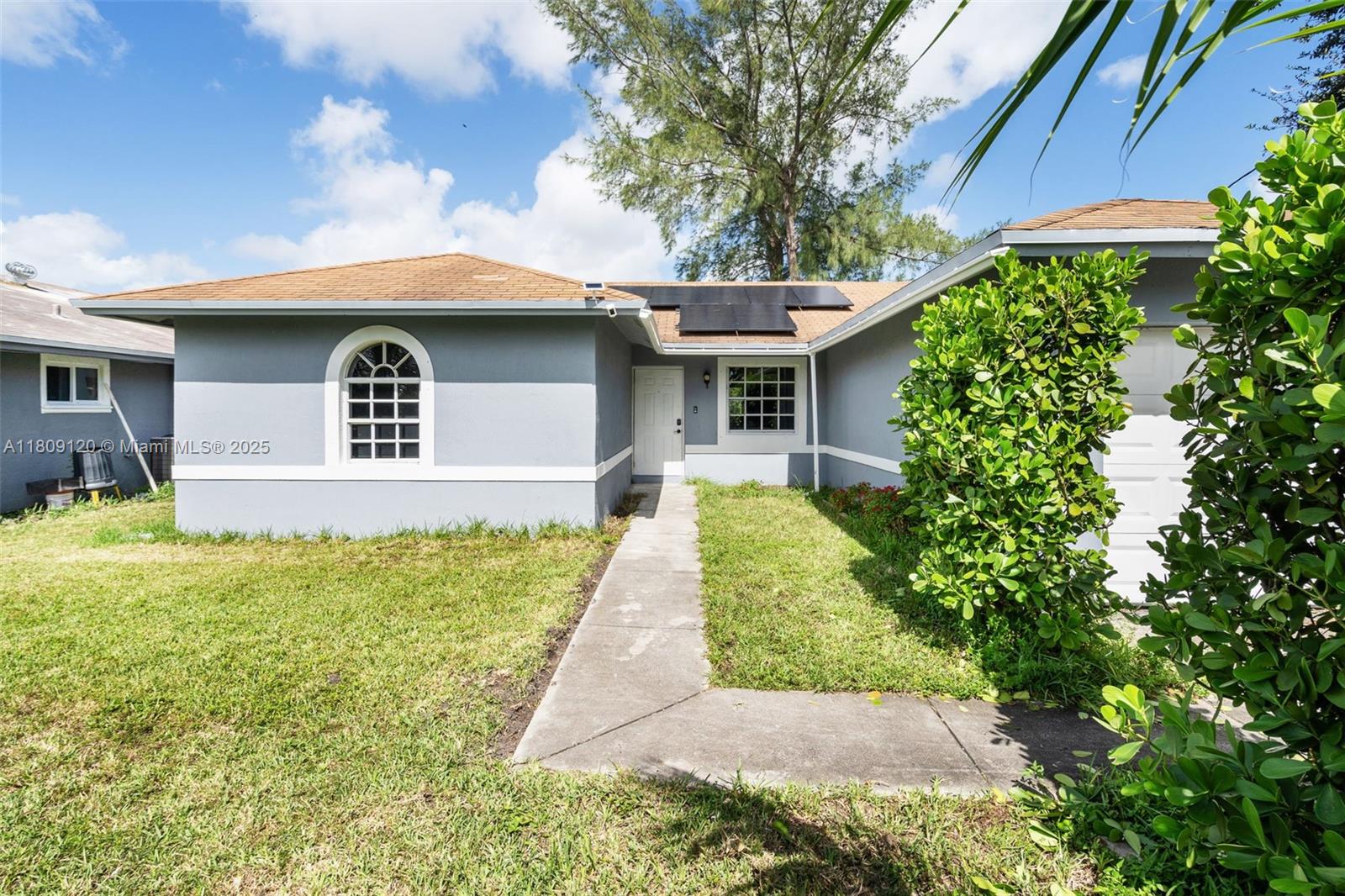 1020 SW 8th St #1020 Hallandale Beach, FL 33009