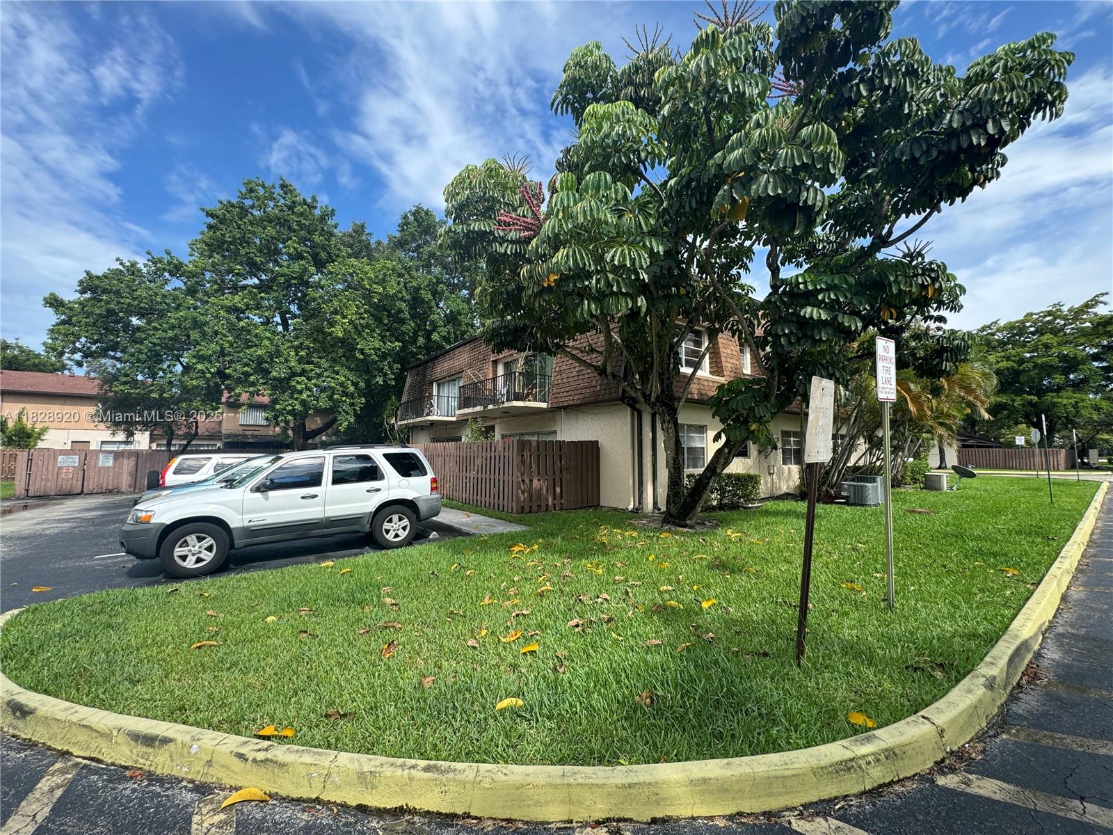 7523 W Sunrise Blvd #B2