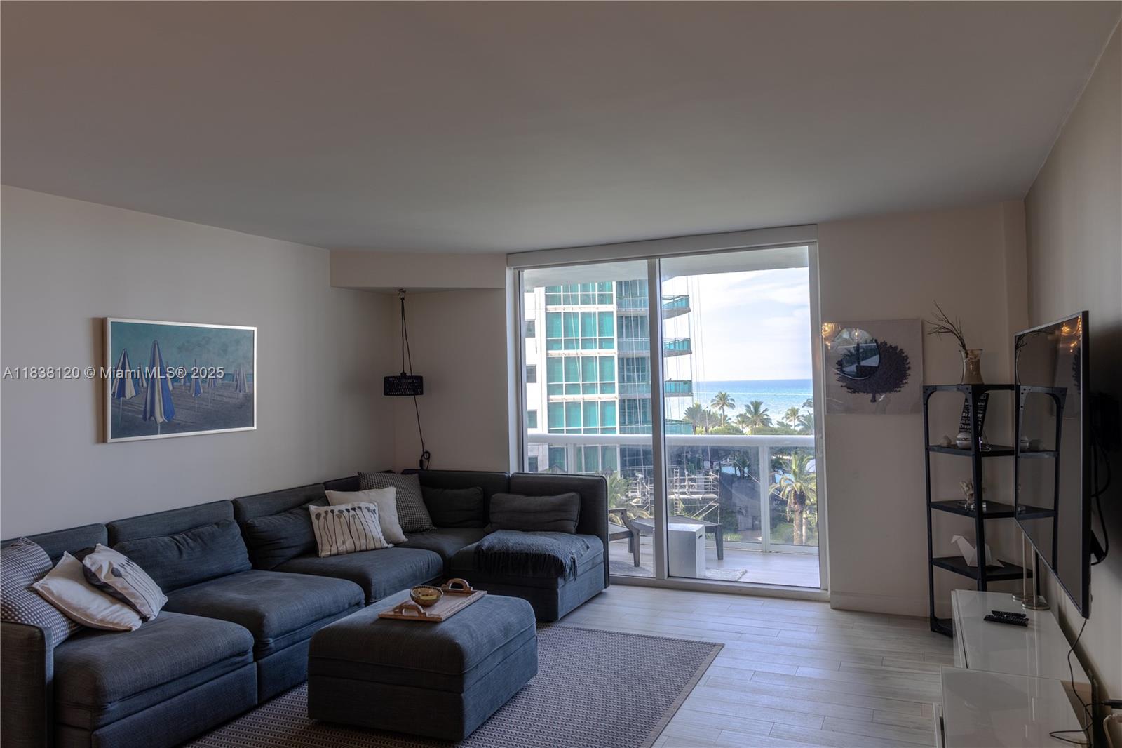 image Harbour House14