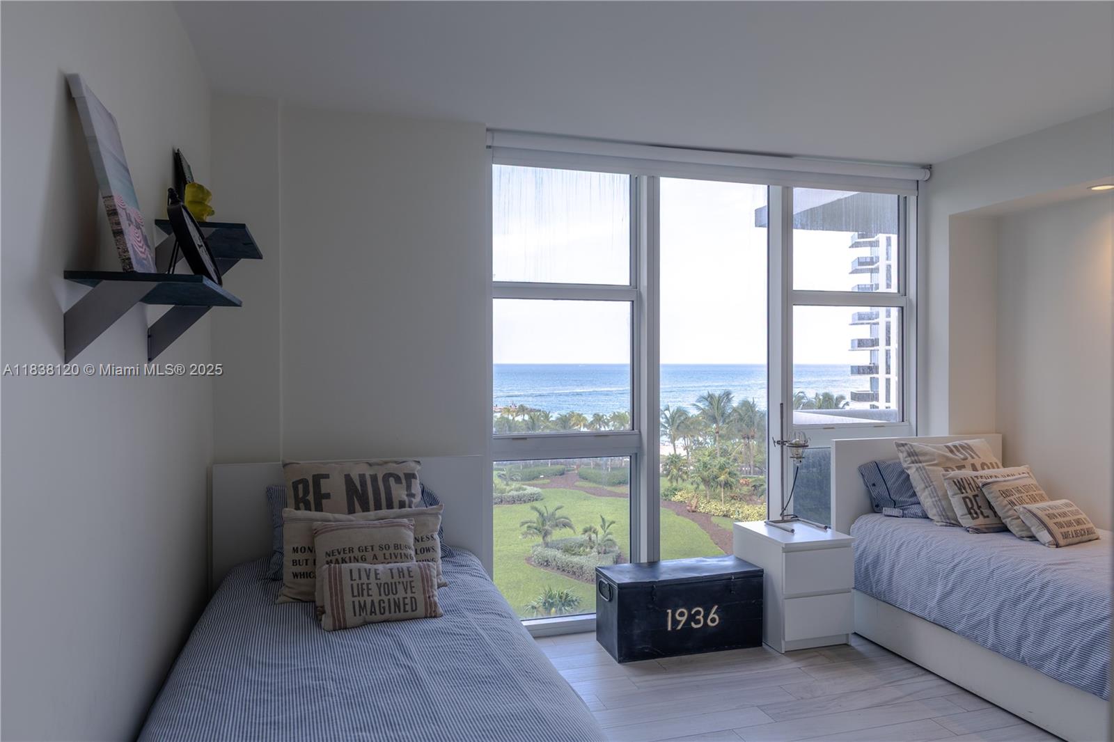 image Harbour House17