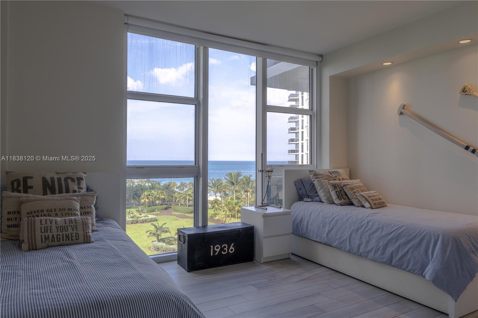 image Harbour House20
