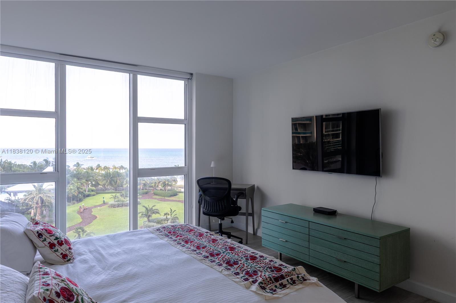 image Harbour House23