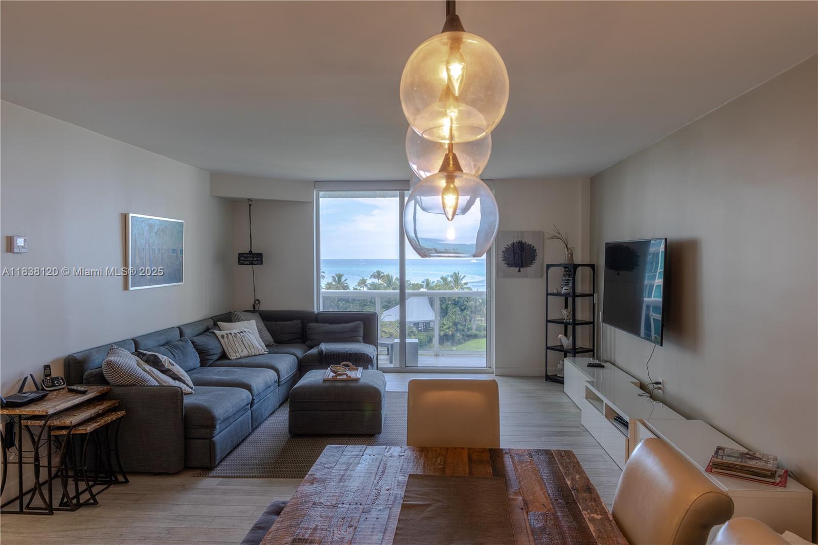 image Harbour House3