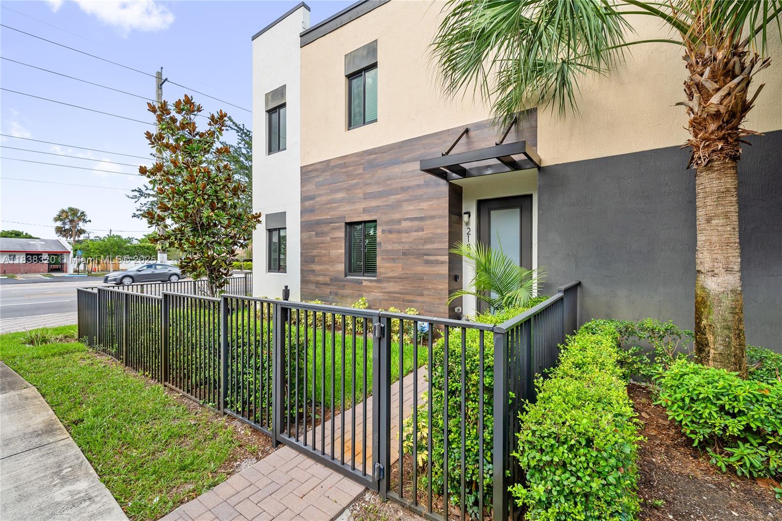 2184 NW 6th St Fort Lauderdale, FL 33311