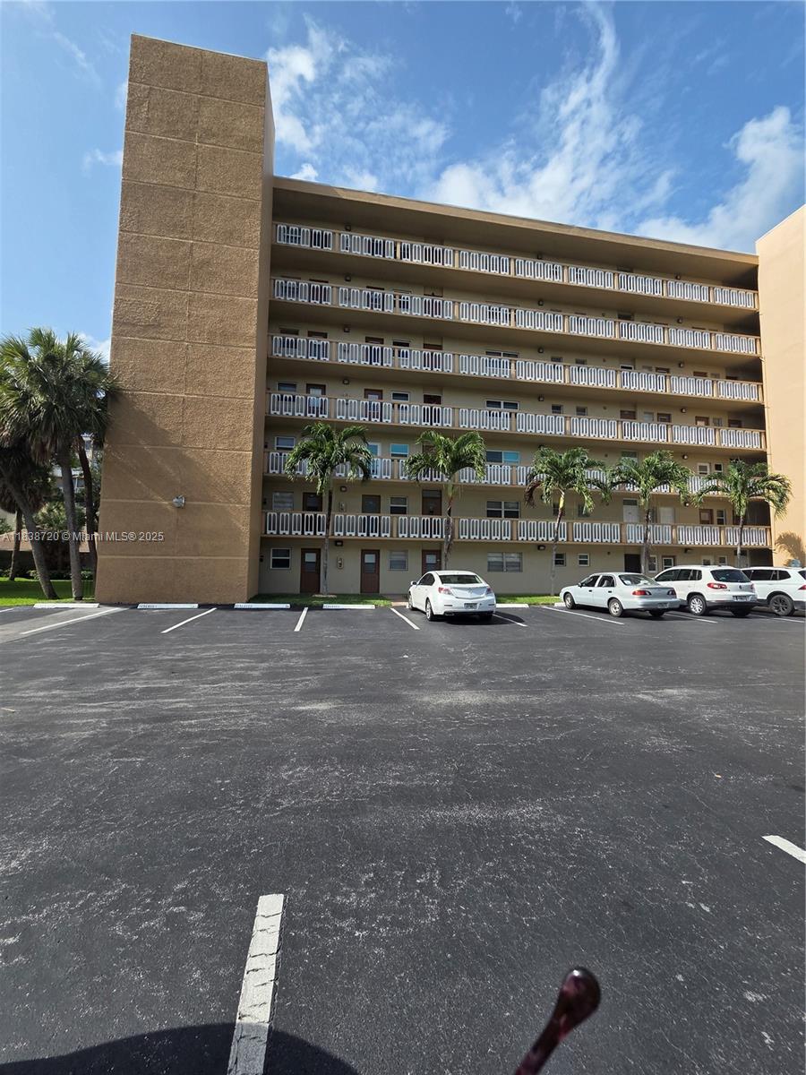 620 NE 12th Ave #101