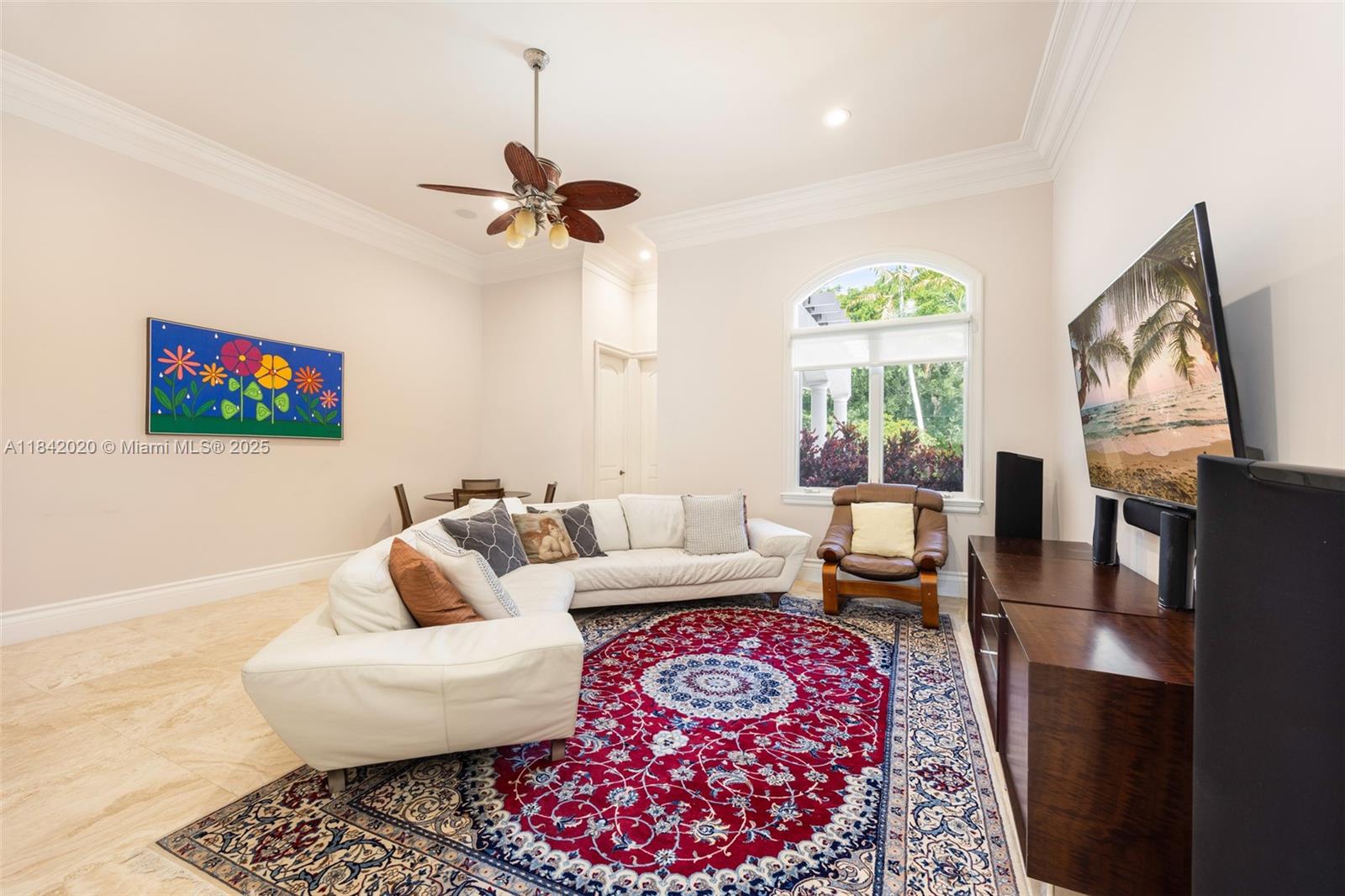 8252 SW 52nd Ave Miami, FL 33143 8252 SW 52nd Ave Miami, FL 33143