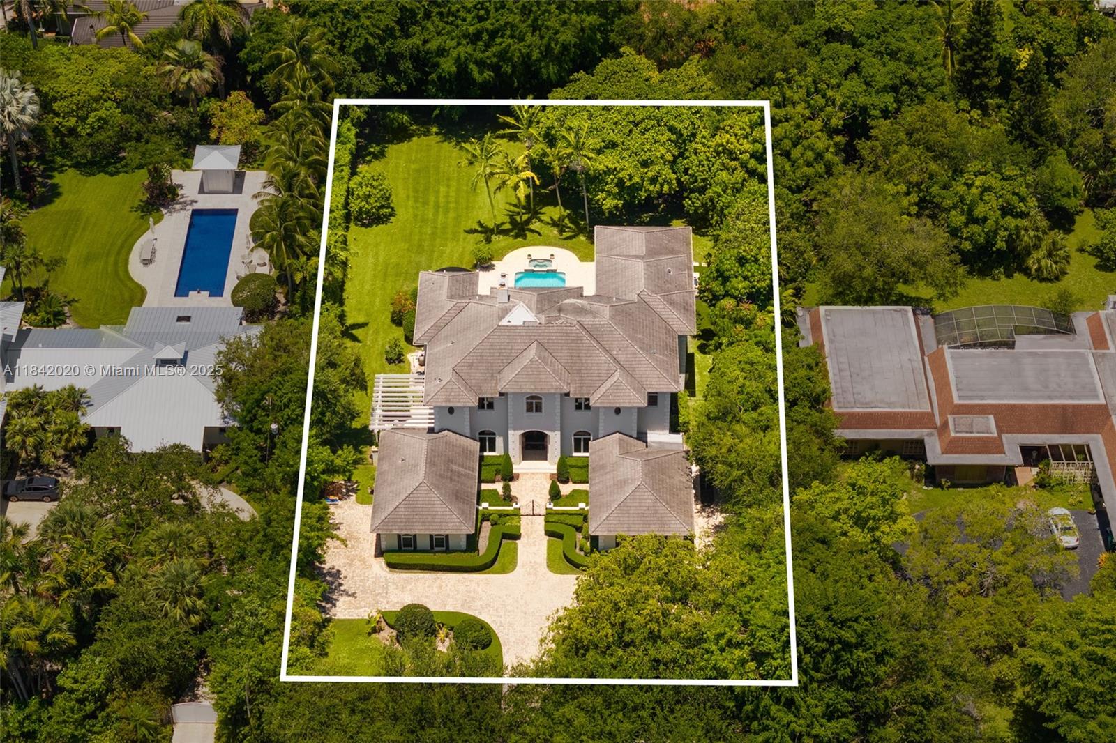 8252 SW 52nd Ave Miami, FL 33143 8252 SW 52nd Ave Miami, FL 33143