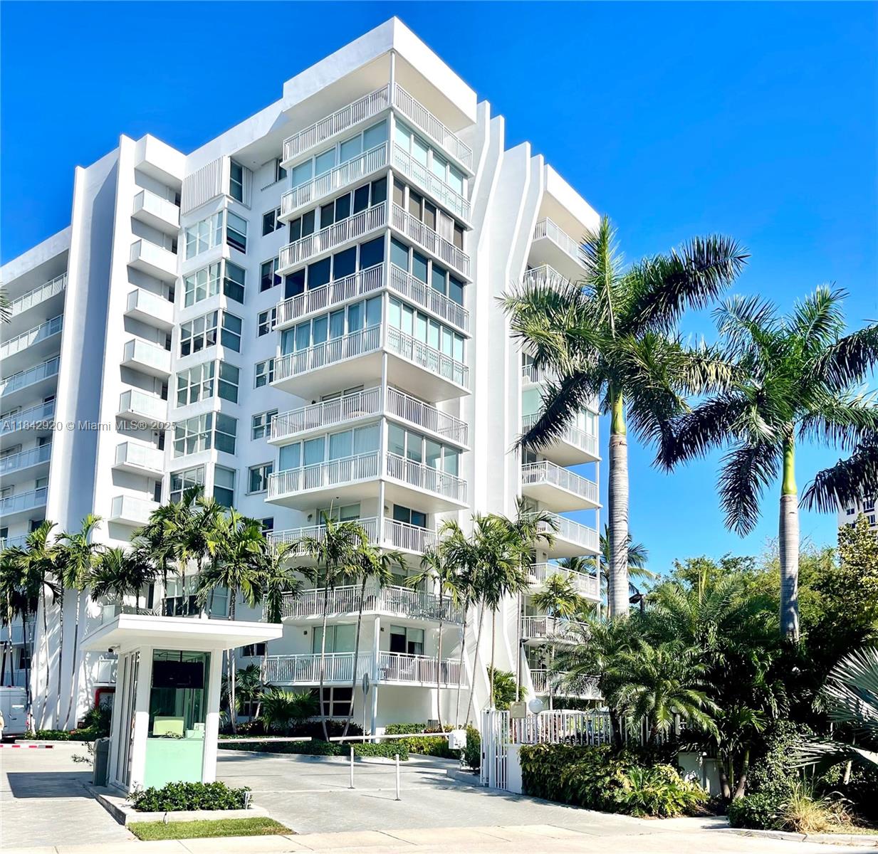 607 Ocean Dr #3K