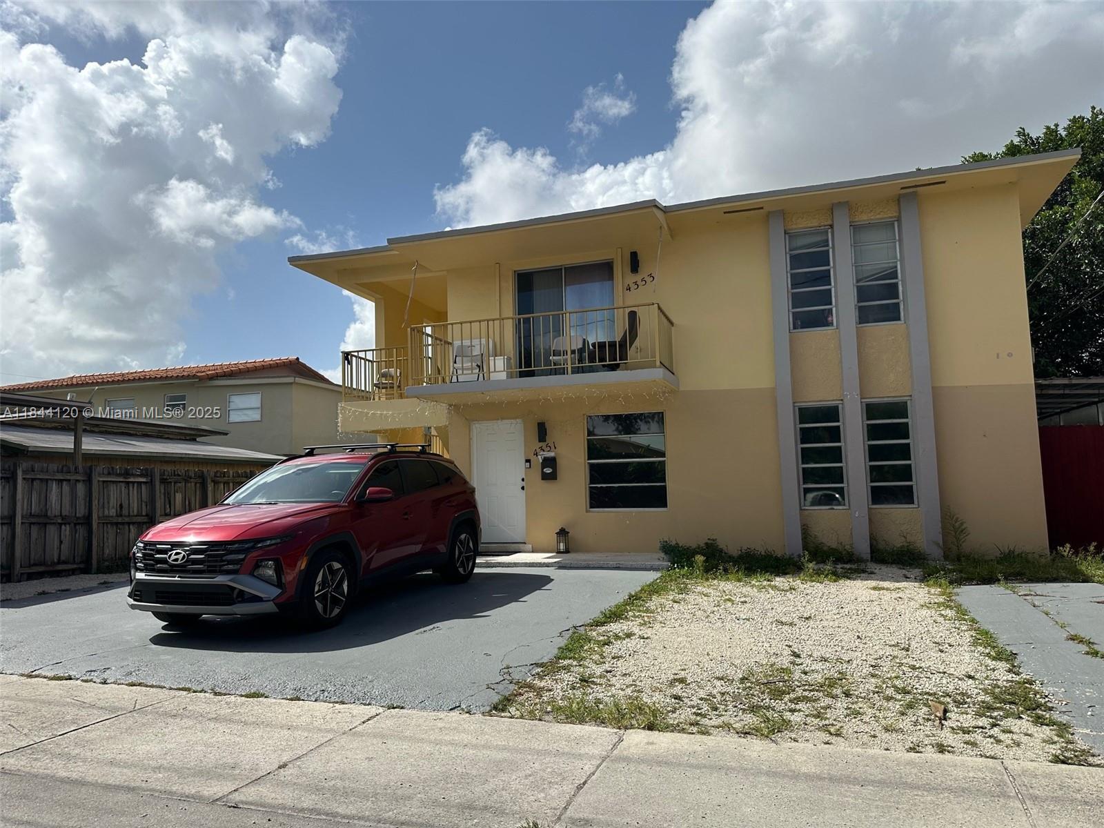 4351 NW 5th St