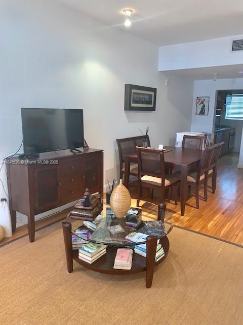 1330 Drexel Ave #205