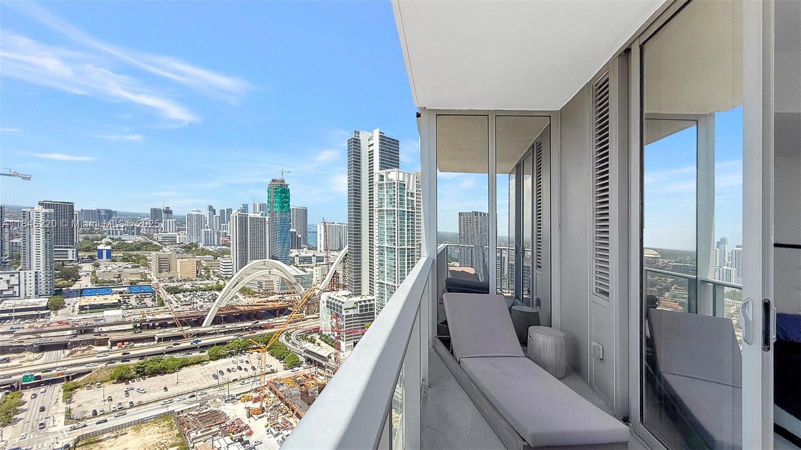 image Paramount Miami Worldcent3
