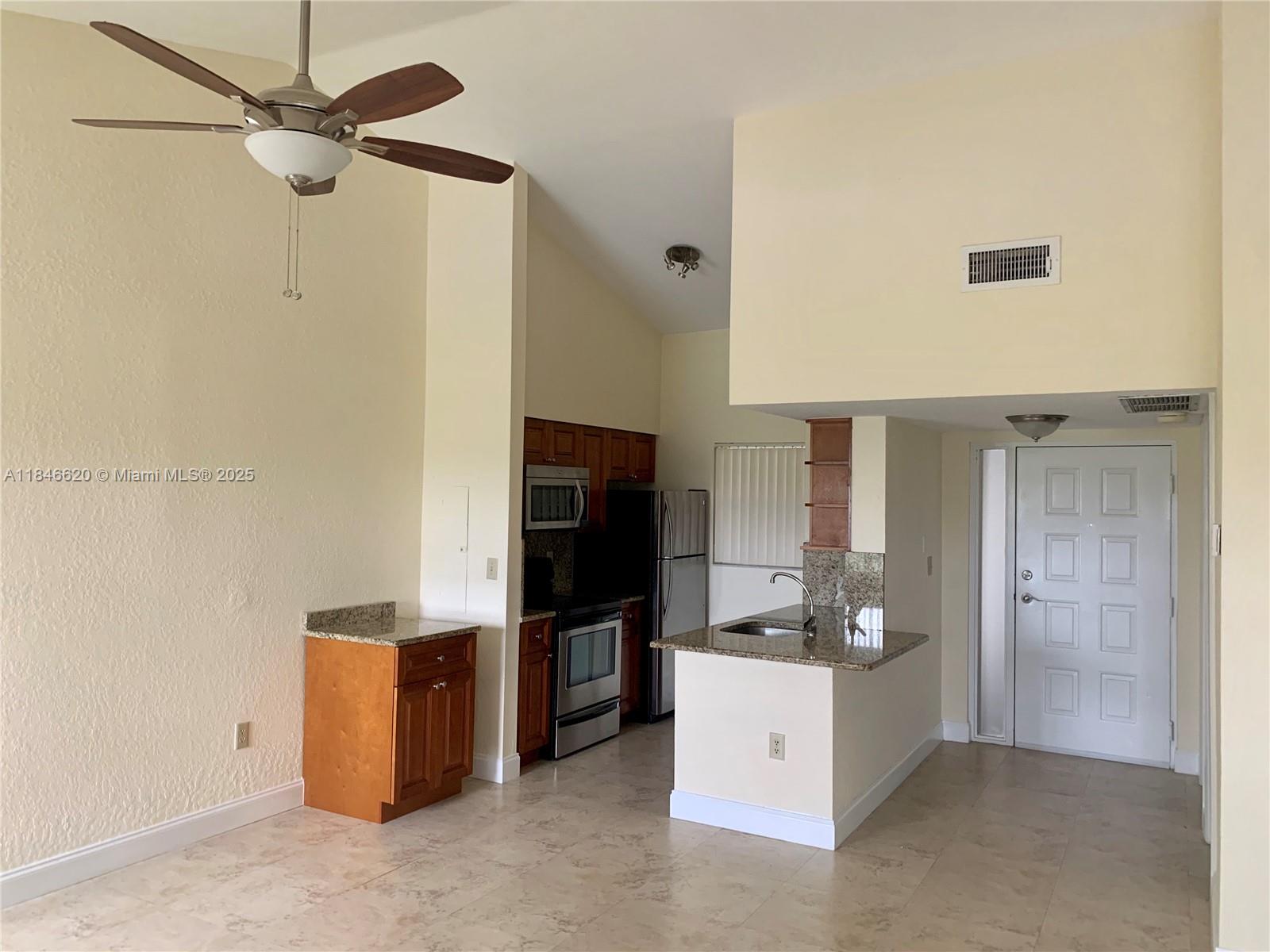 2841 N Oakland Frst Dr #304