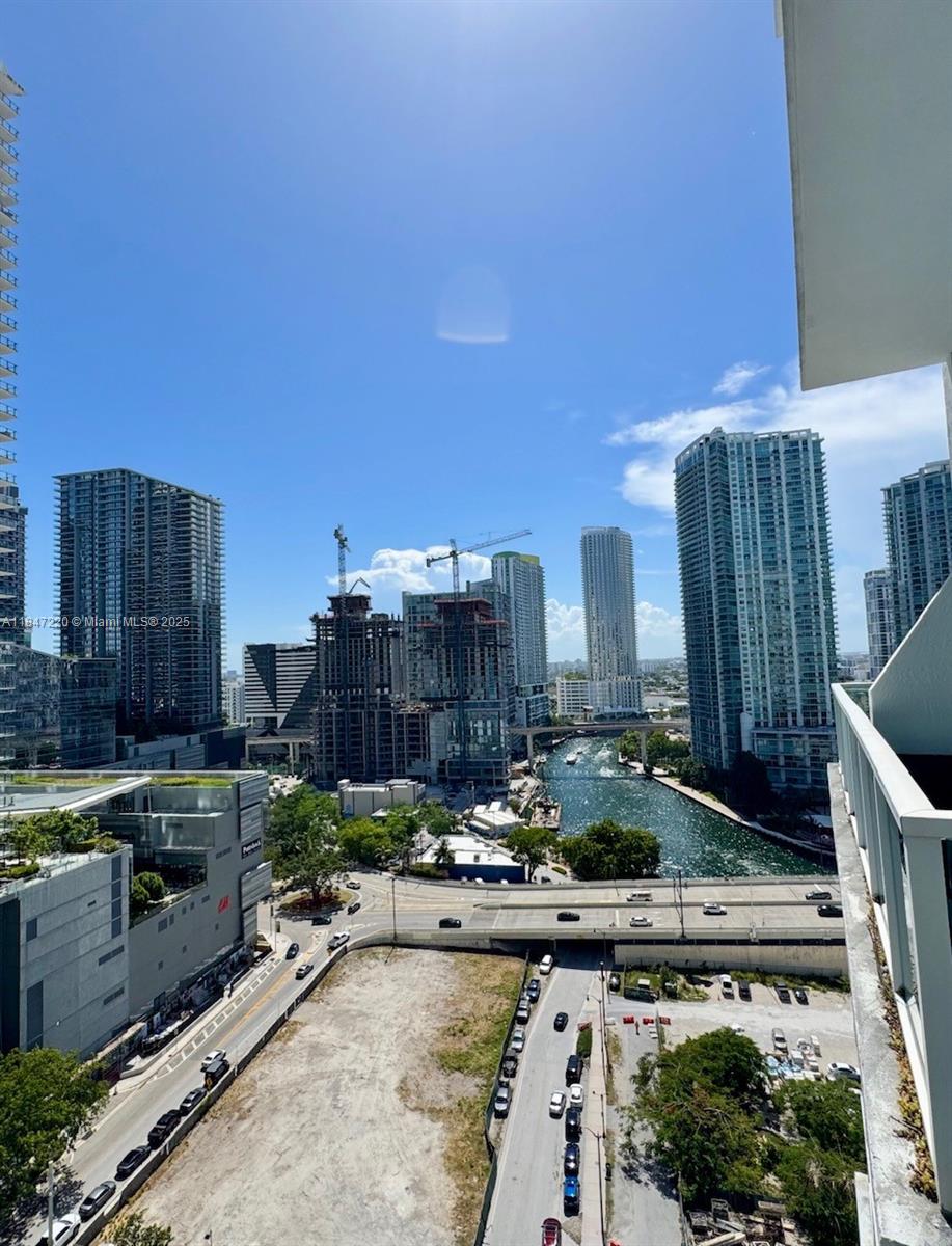 image Brickell On The River10