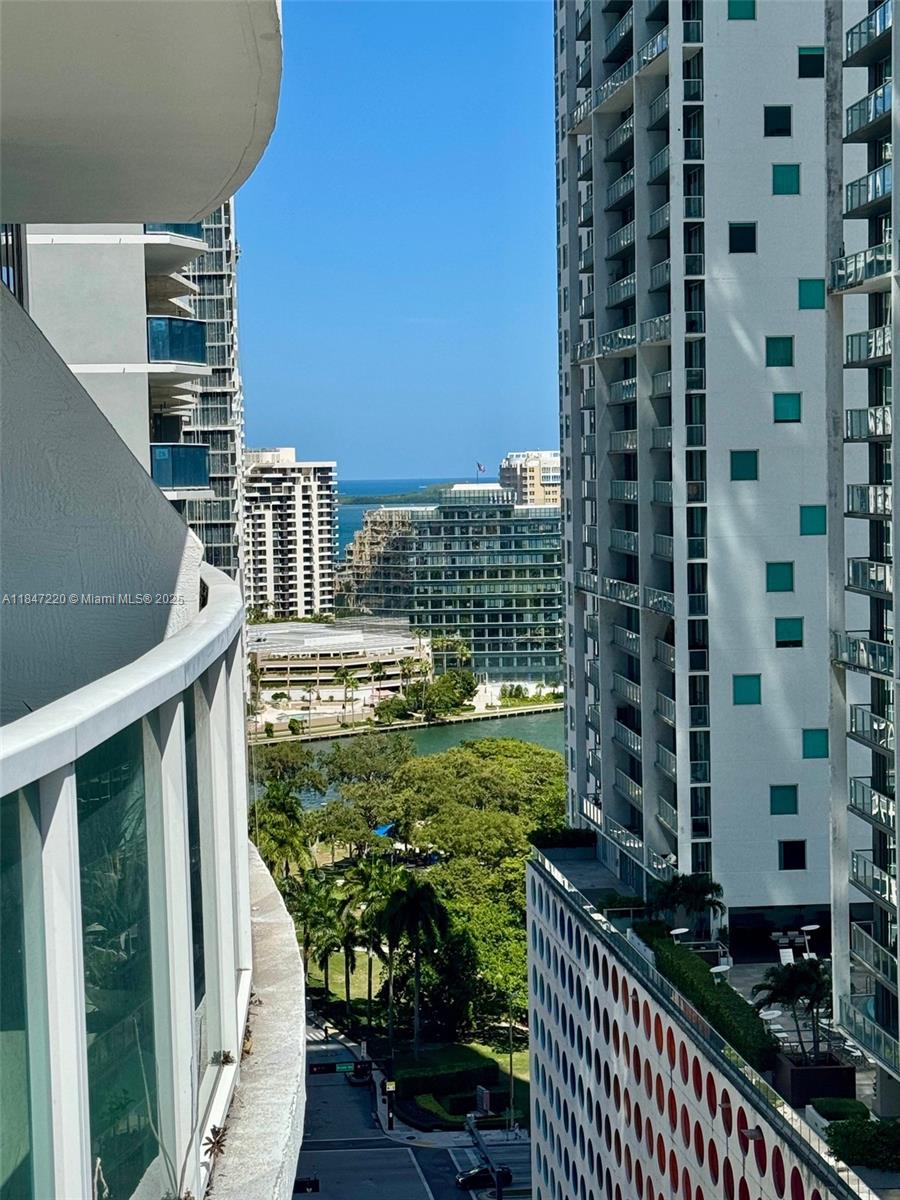 image Brickell On The River11