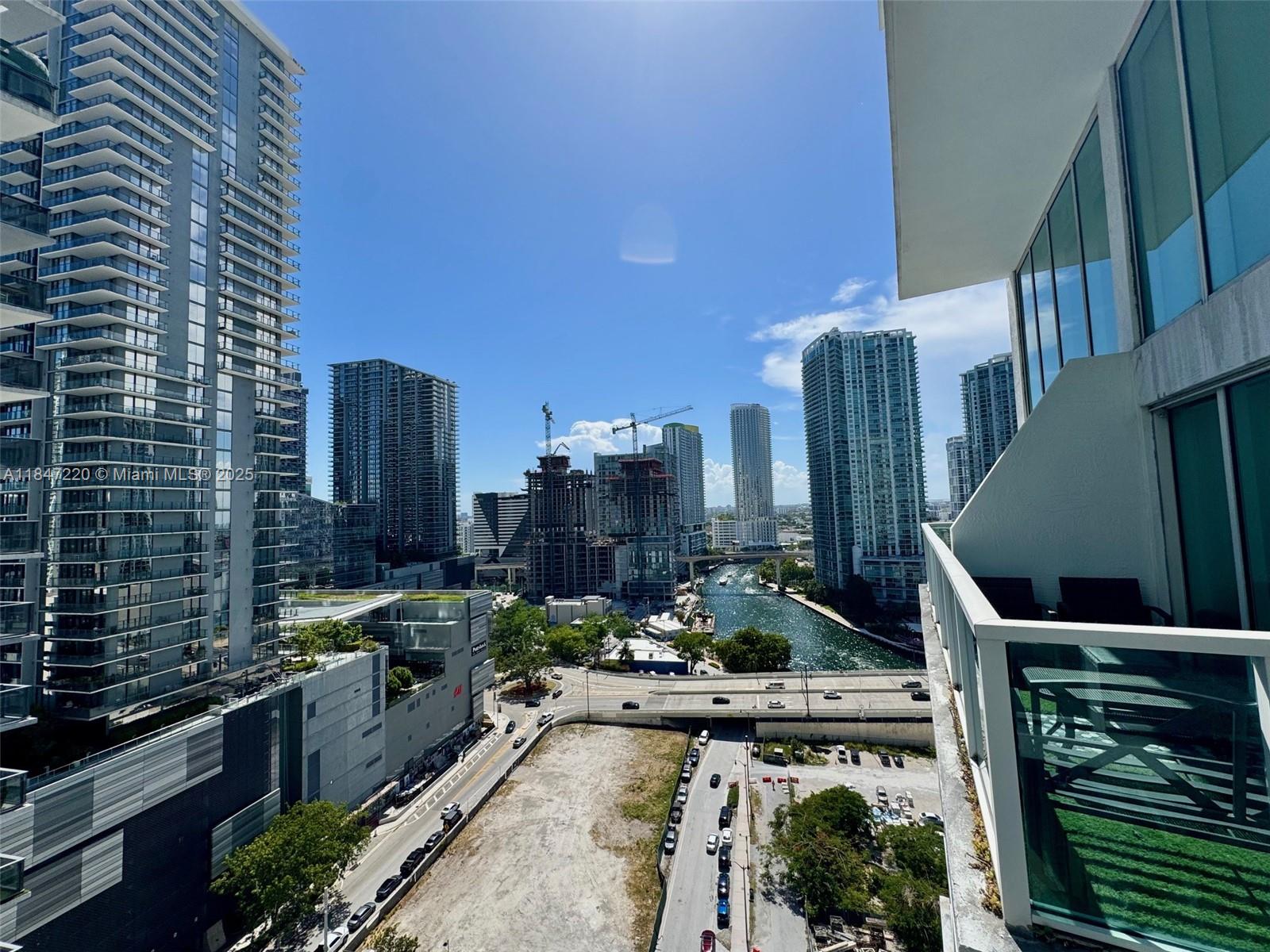 image Brickell On The River23