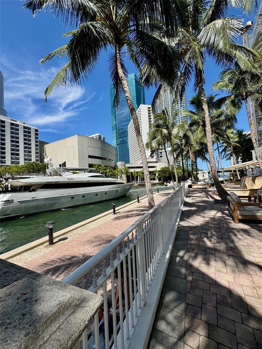 image Brickell On The River24