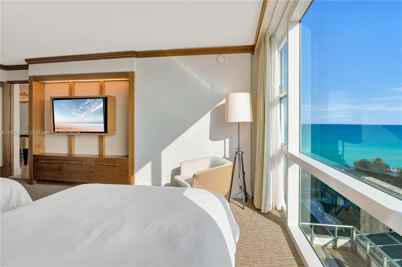 image Carillon Hotel & Spa1