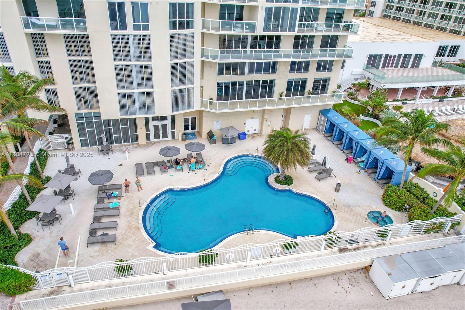 image La Perla Condominium10