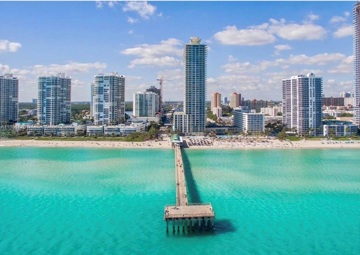 image La Perla Condominium12