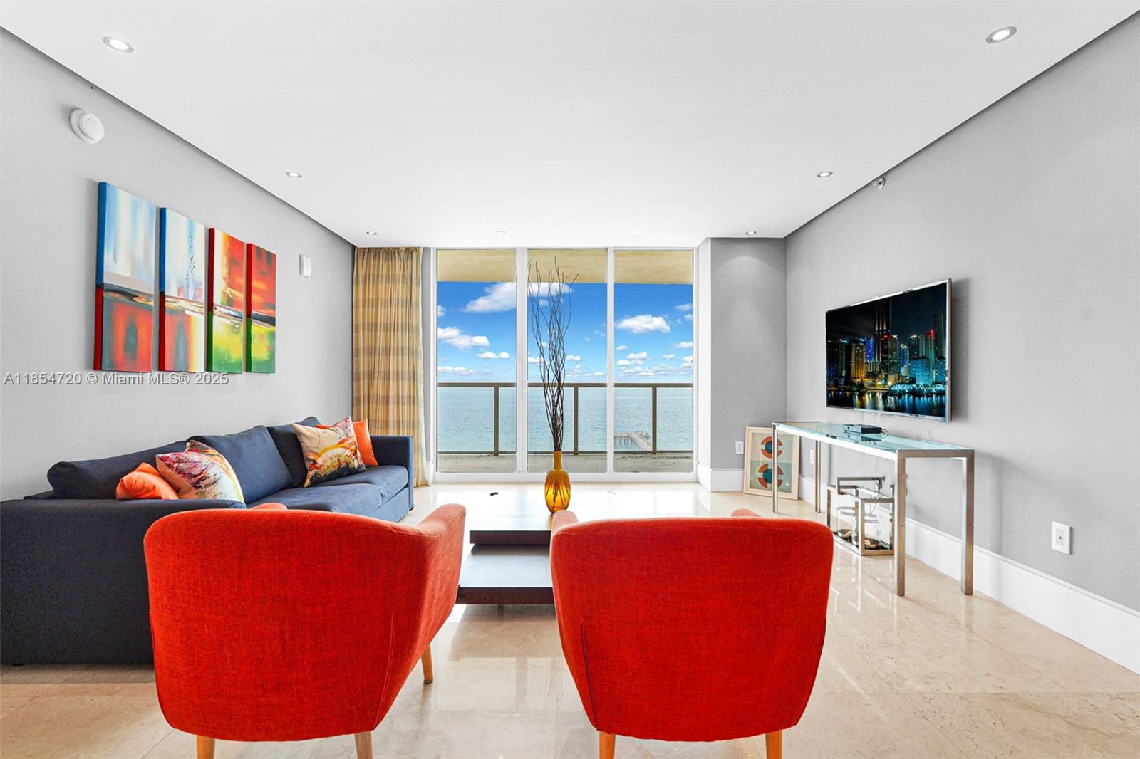 image La Perla Condominium23