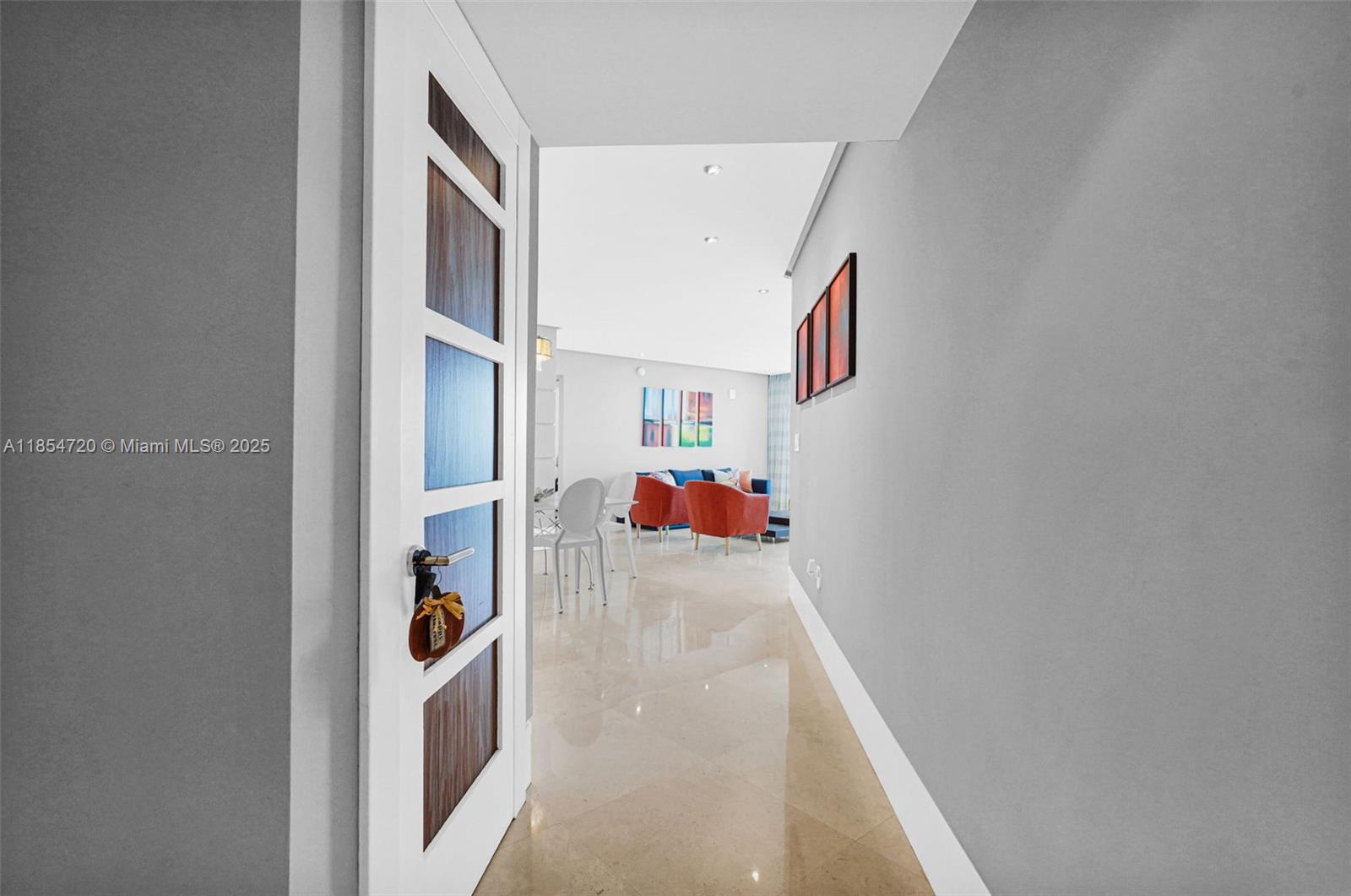 image La Perla Condominium25