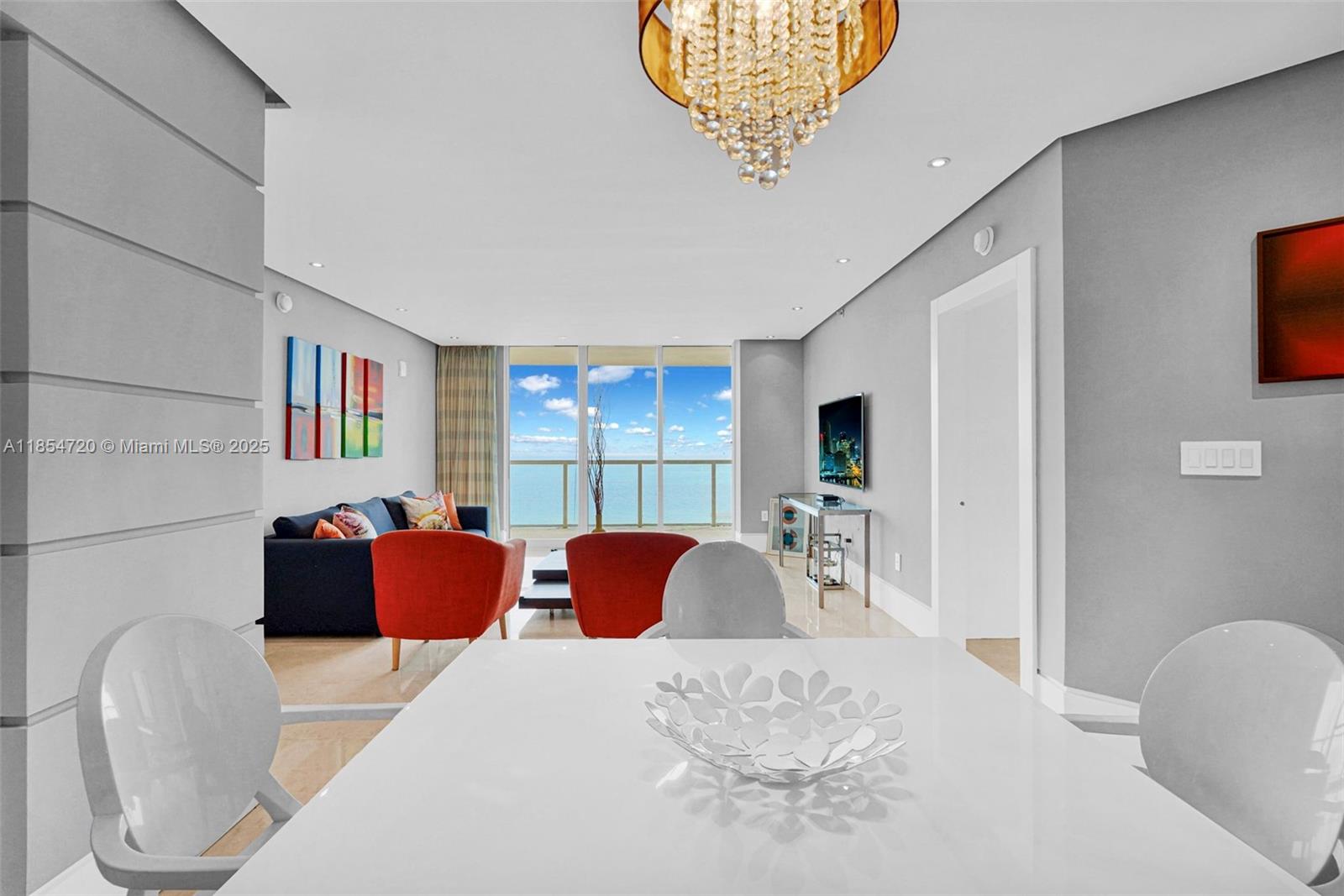 image La Perla Condominium26