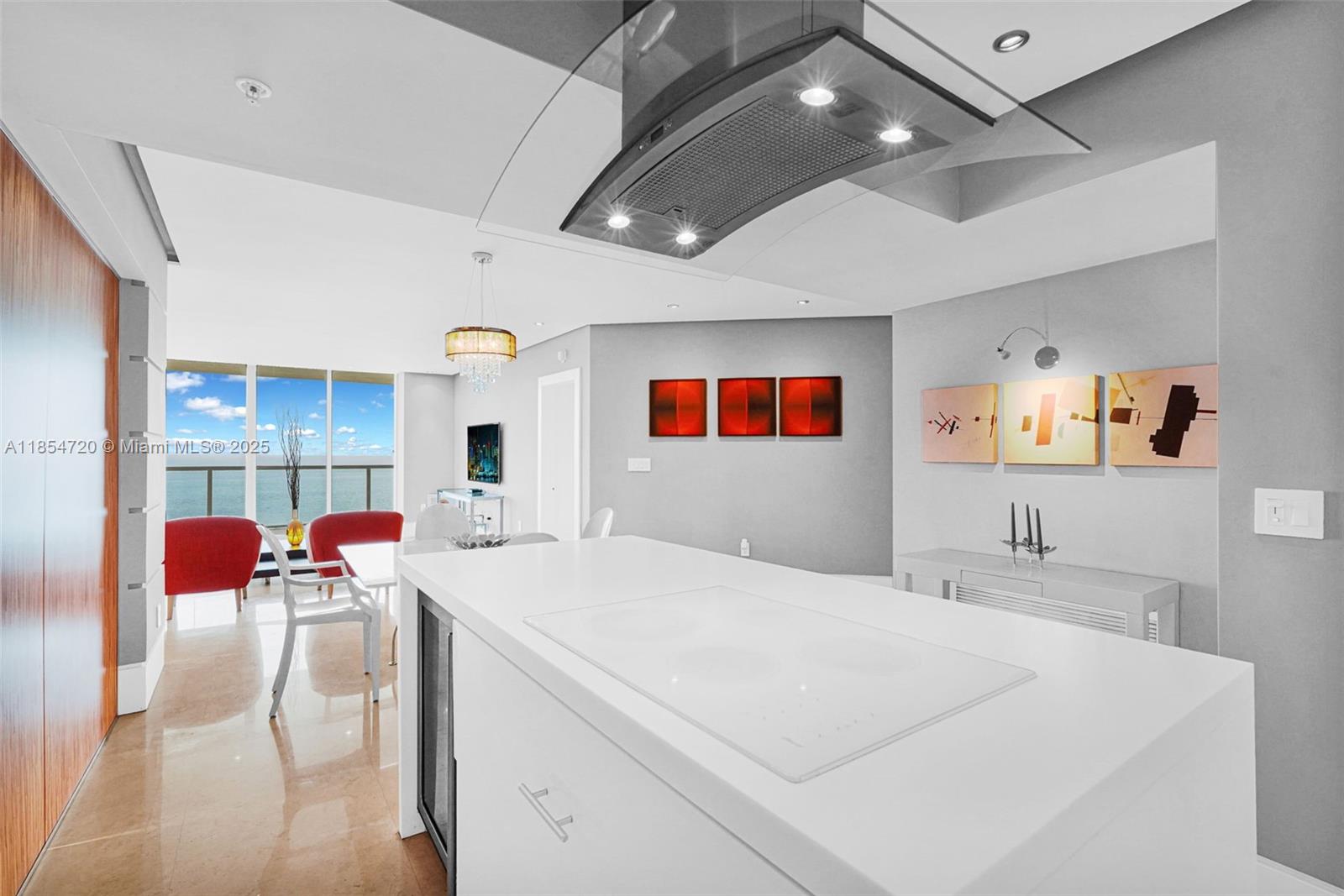 image La Perla Condominium27