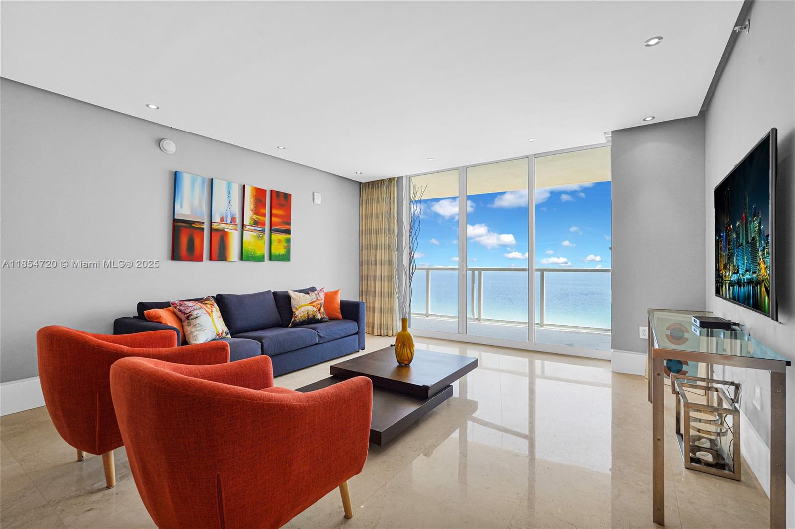 image La Perla Condominium3