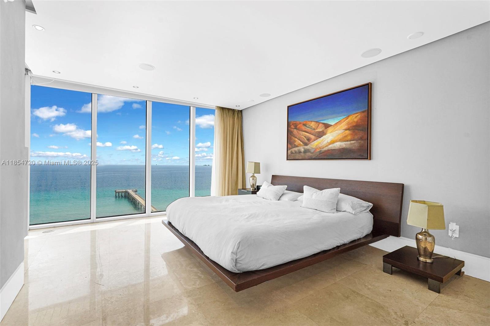 image La Perla Condominium40