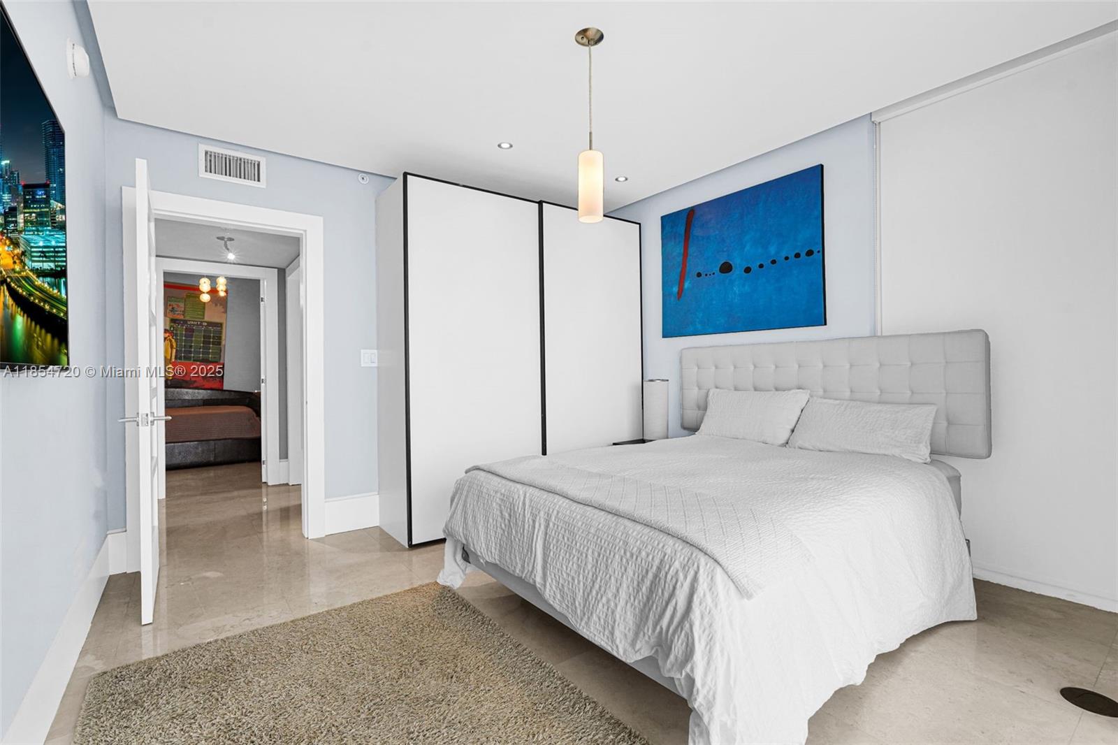 image La Perla Condominium48