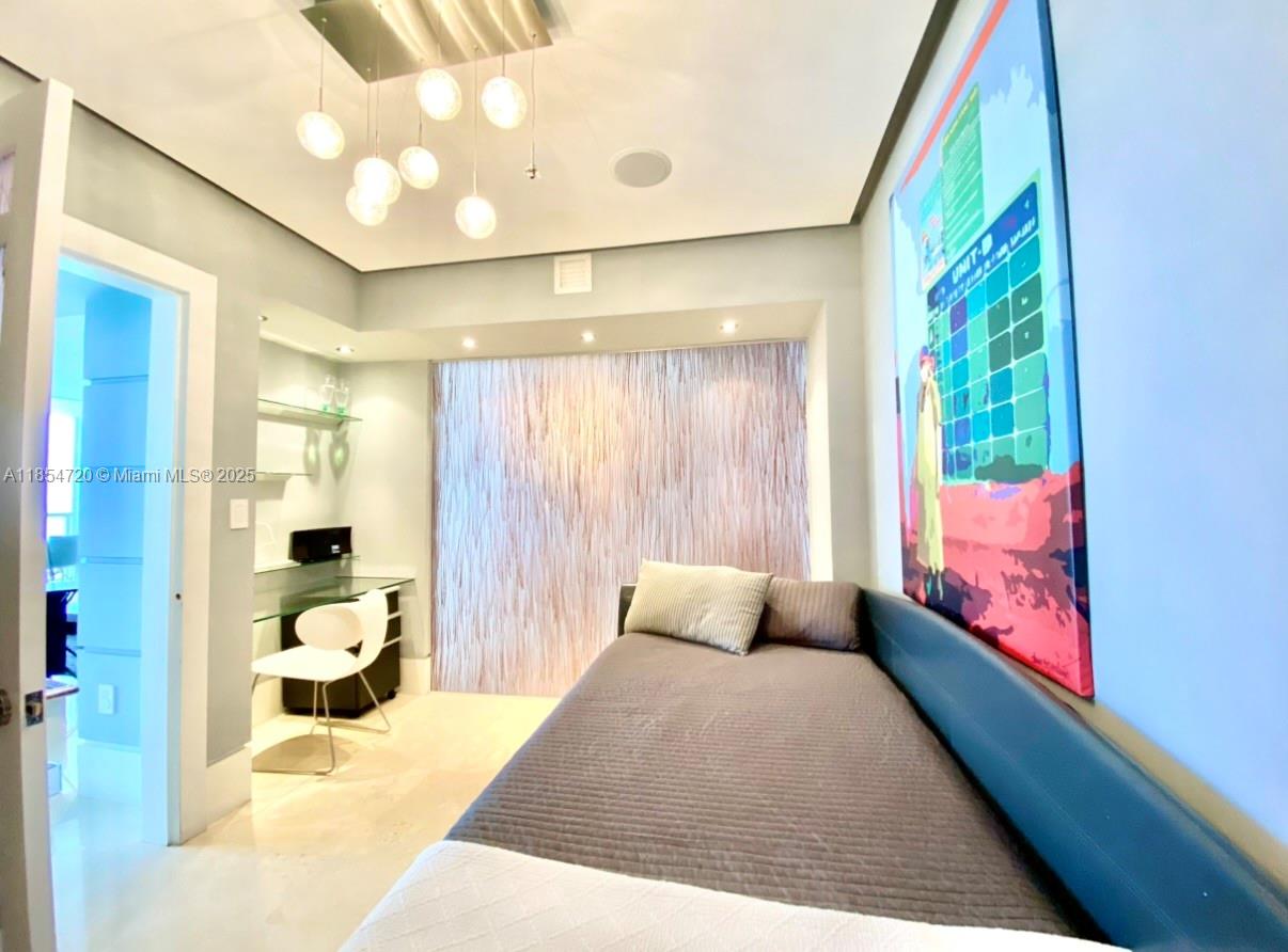 image La Perla Condominium53