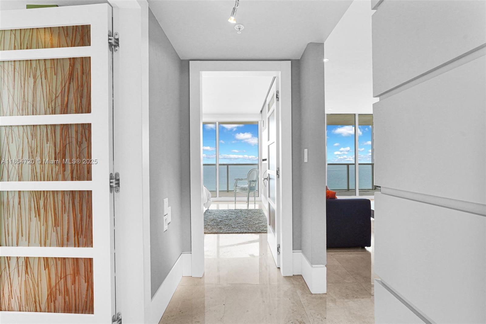 image La Perla Condominium55