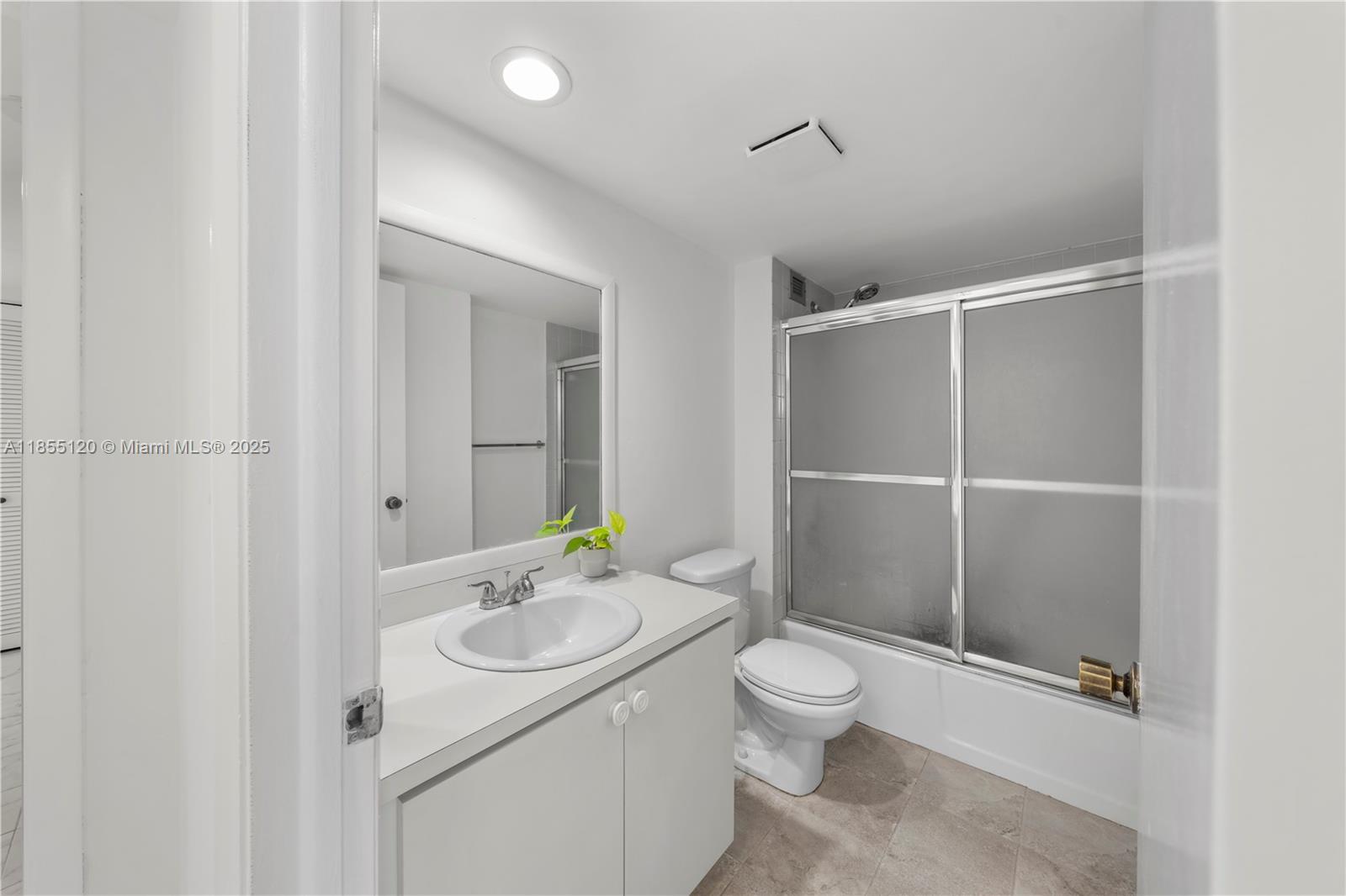 1925 Brickell Ave #D610