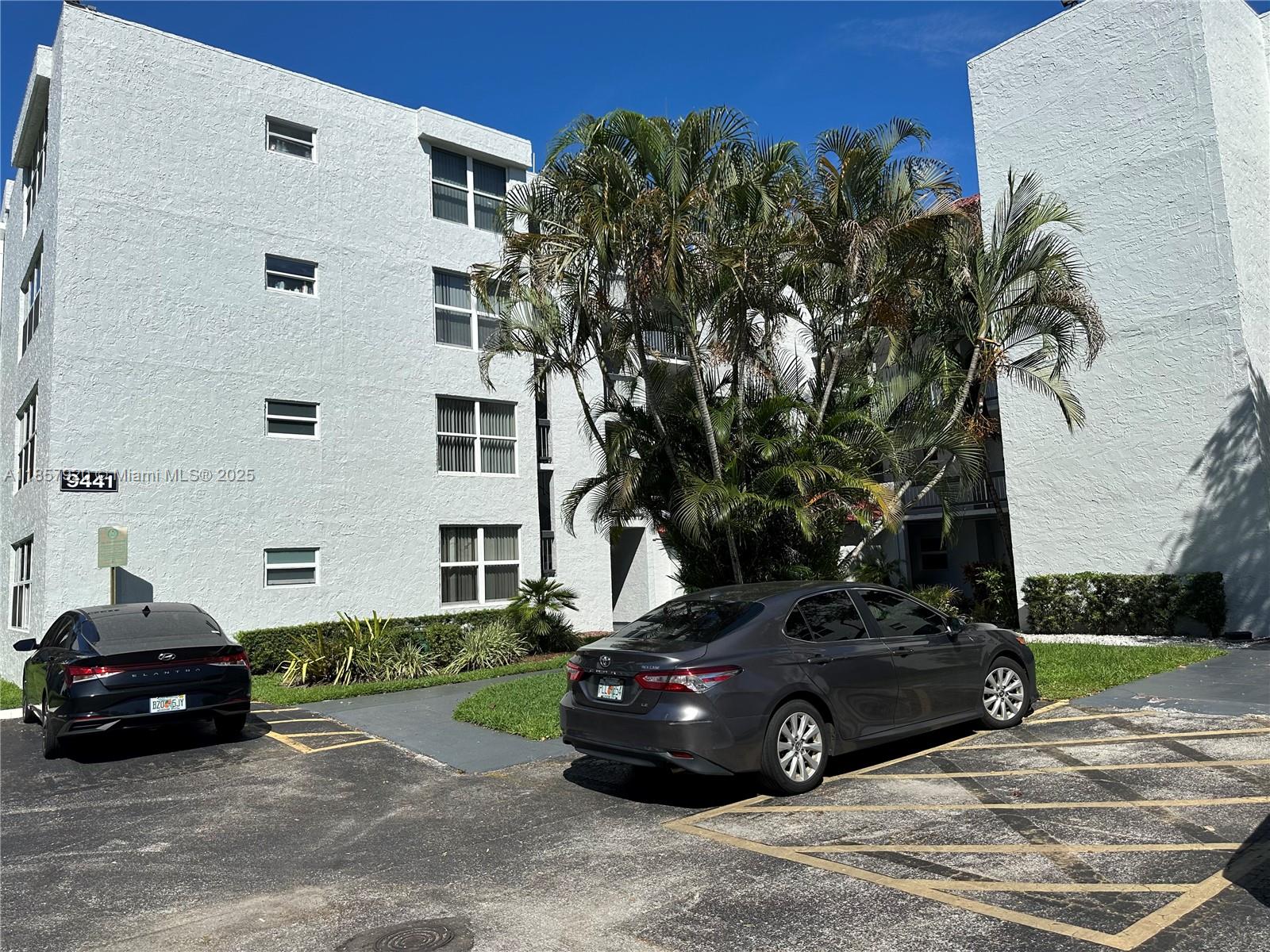9441 Evergreen Pl #203