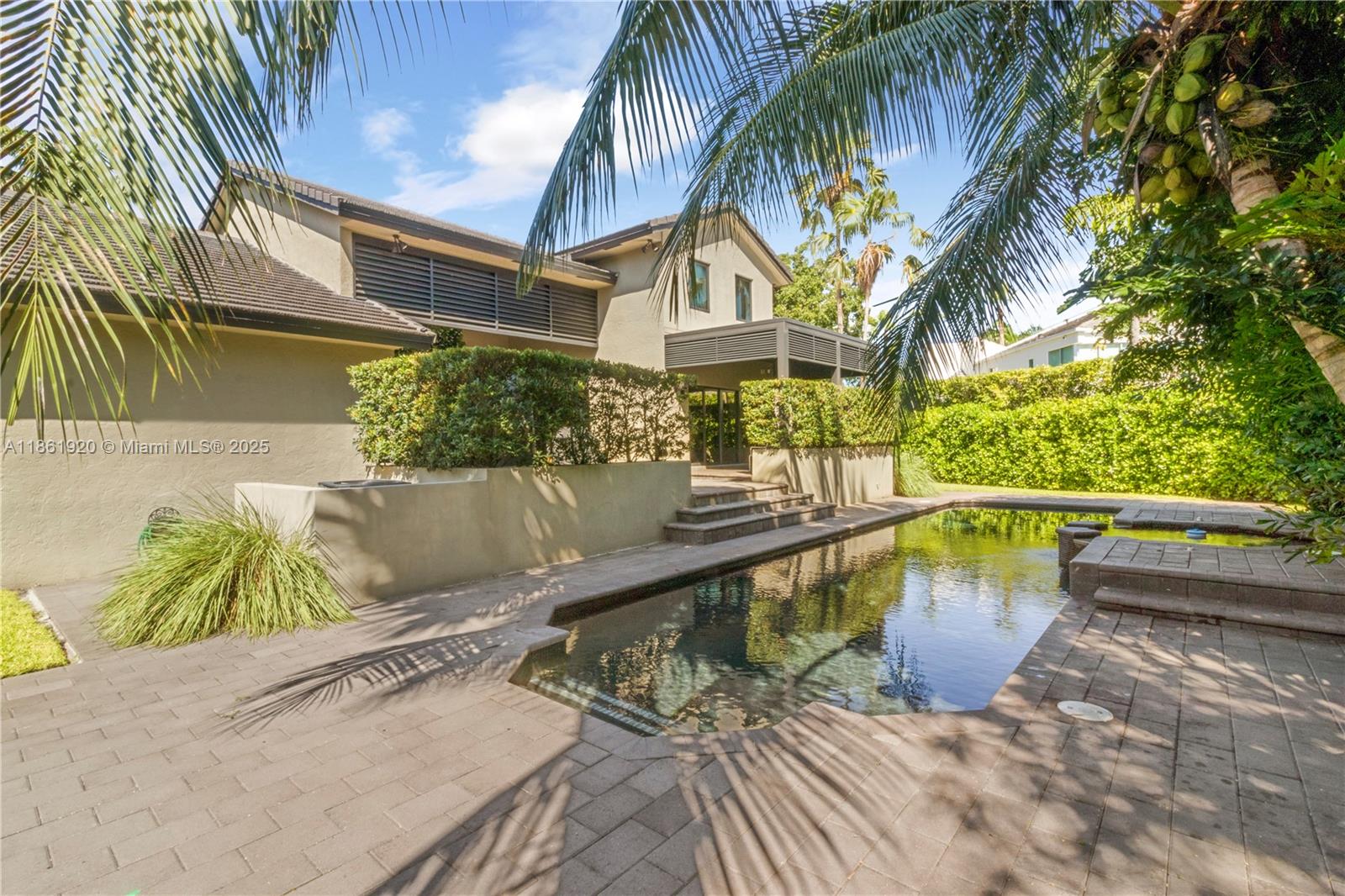 371 Isla Dorada Blvd Coral Gables, FL 33143 371 Isla Dorada Blvd Coral Gables, FL 33143