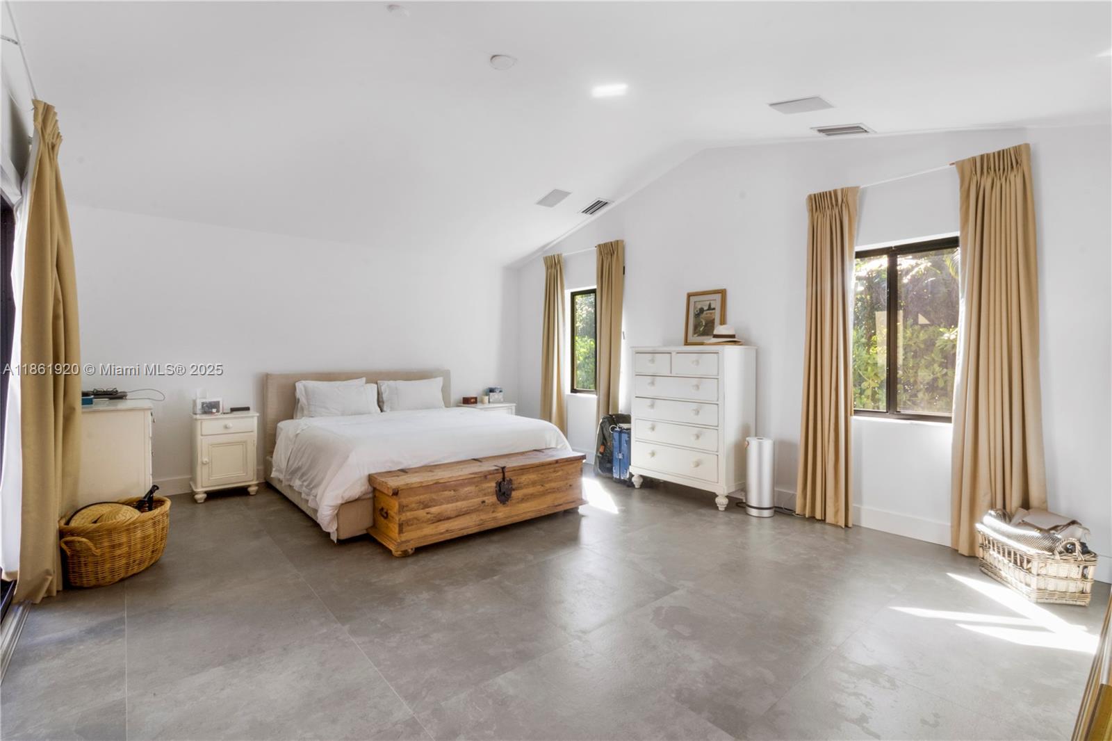 371 Isla Dorada Blvd Coral Gables, FL 33143 371 Isla Dorada Blvd Coral Gables, FL 33143