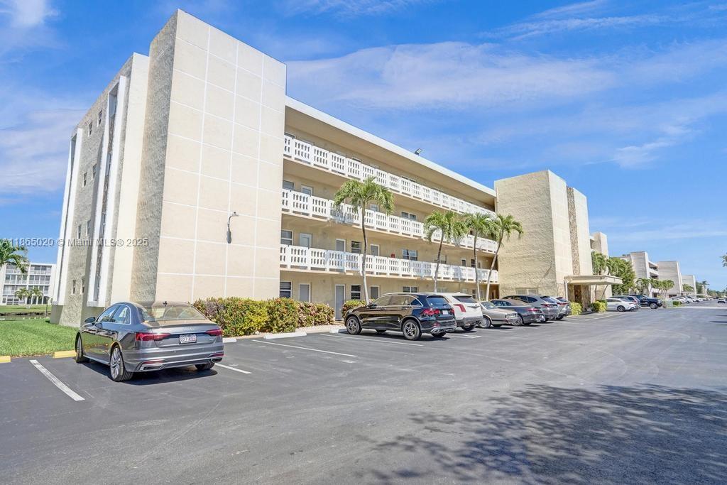 205 SE 11th Ter #302