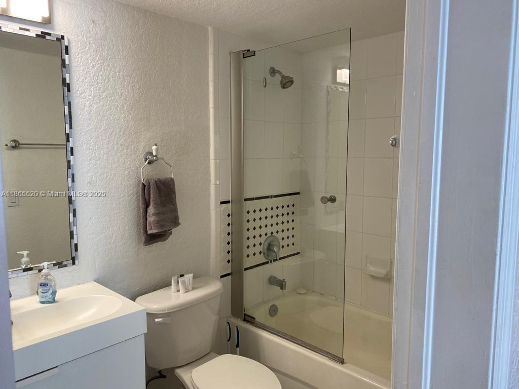 7326 Collins Ave #105