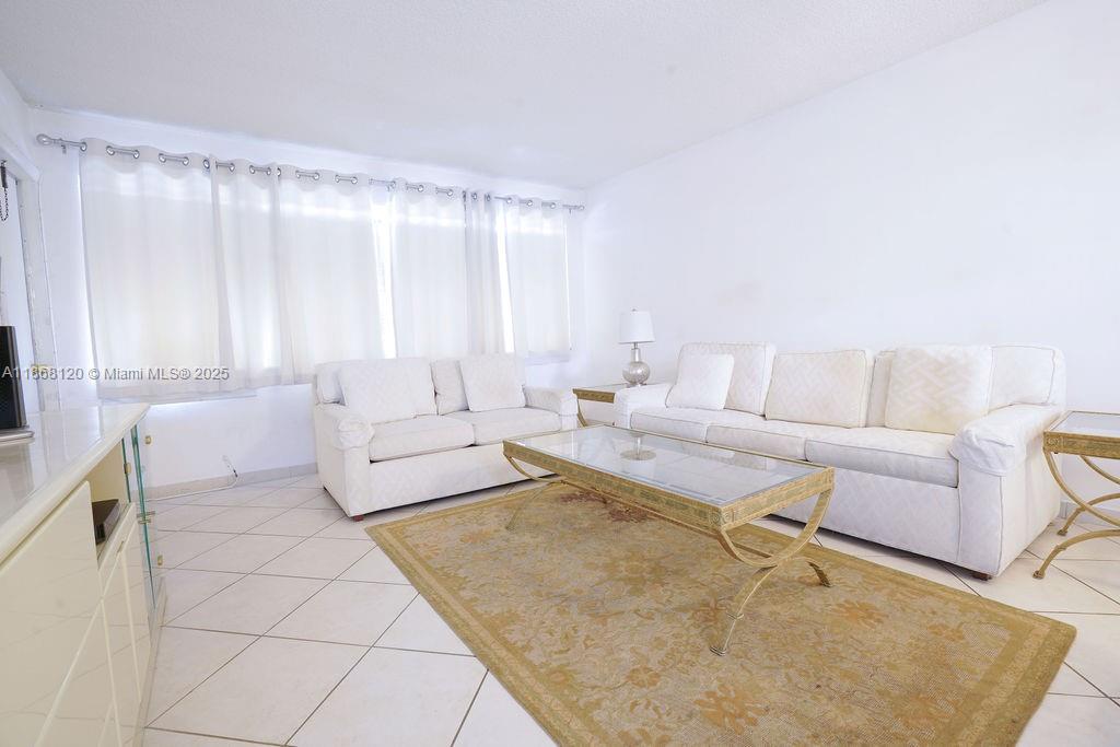 215 SE 3rd Ave #401D