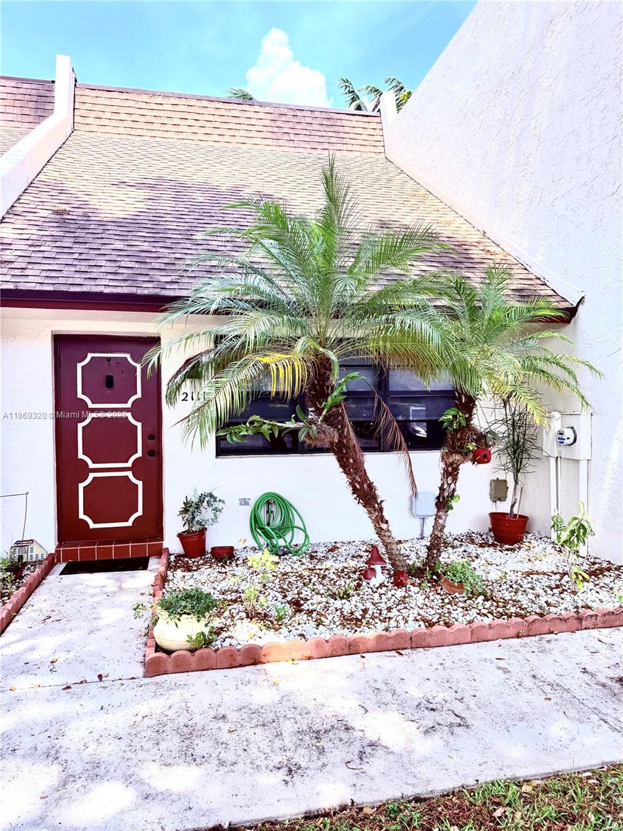 2111 NE 14th Ave