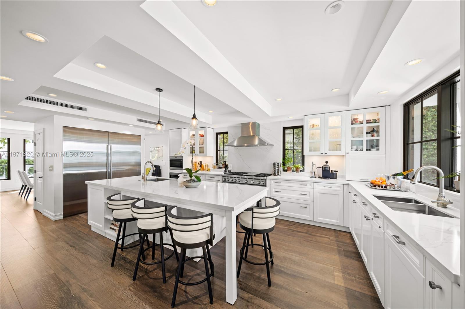 5728 Pine Tree Dr Miami Beach, FL 33140 5728 Pine Tree Dr Miami Beach, FL 33140