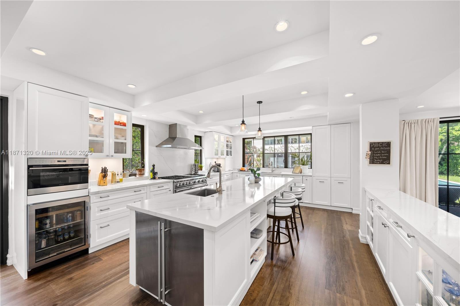 5728 Pine Tree Dr Miami Beach, FL 33140 5728 Pine Tree Dr Miami Beach, FL 33140