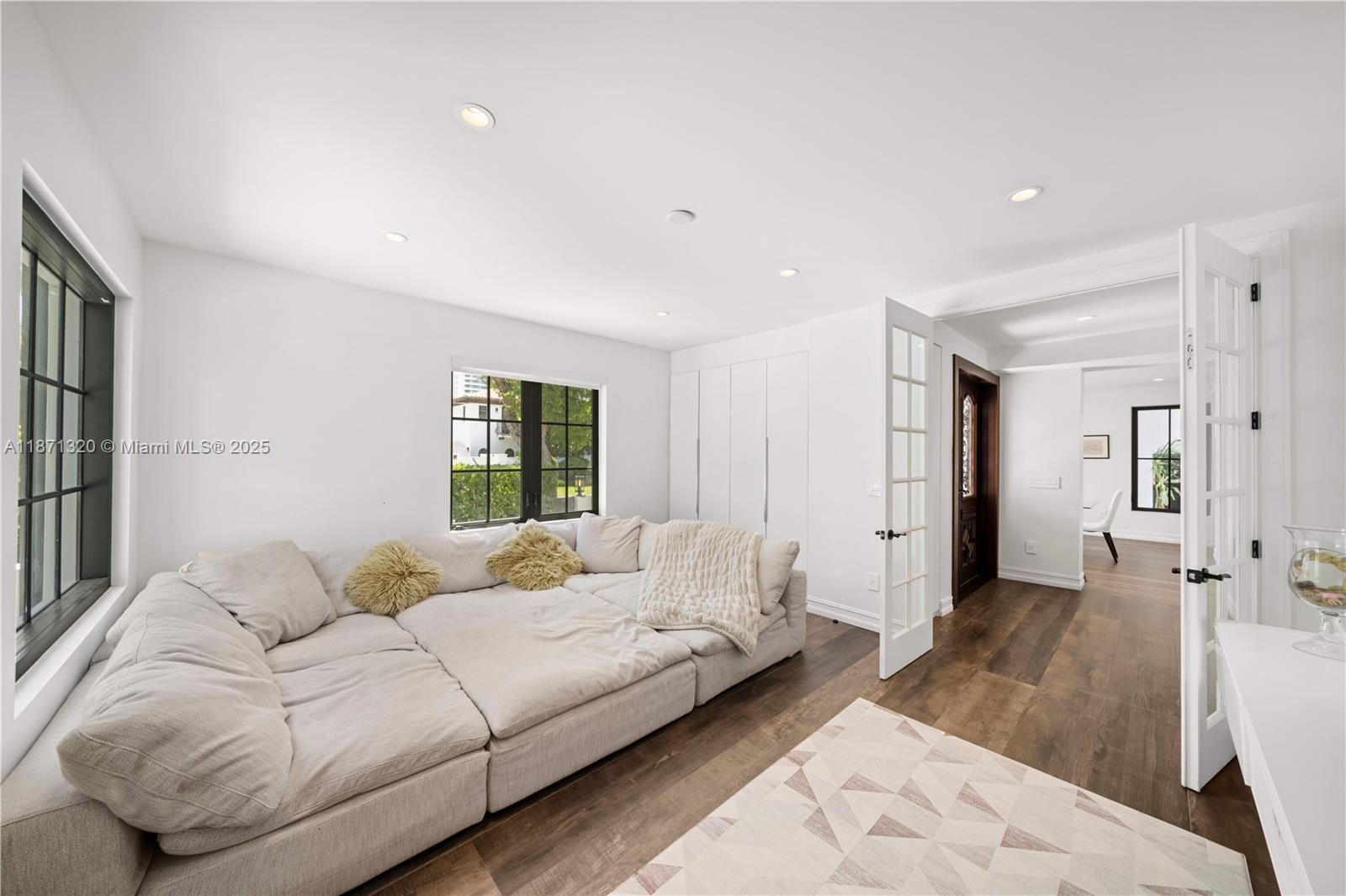 5728 Pine Tree Dr Miami Beach, FL 33140 5728 Pine Tree Dr Miami Beach, FL 33140