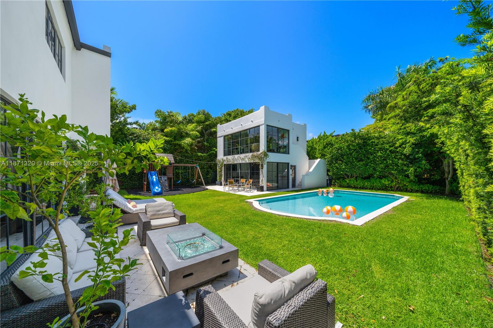 5728 Pine Tree Dr Miami Beach, FL 33140 5728 Pine Tree Dr Miami Beach, FL 33140