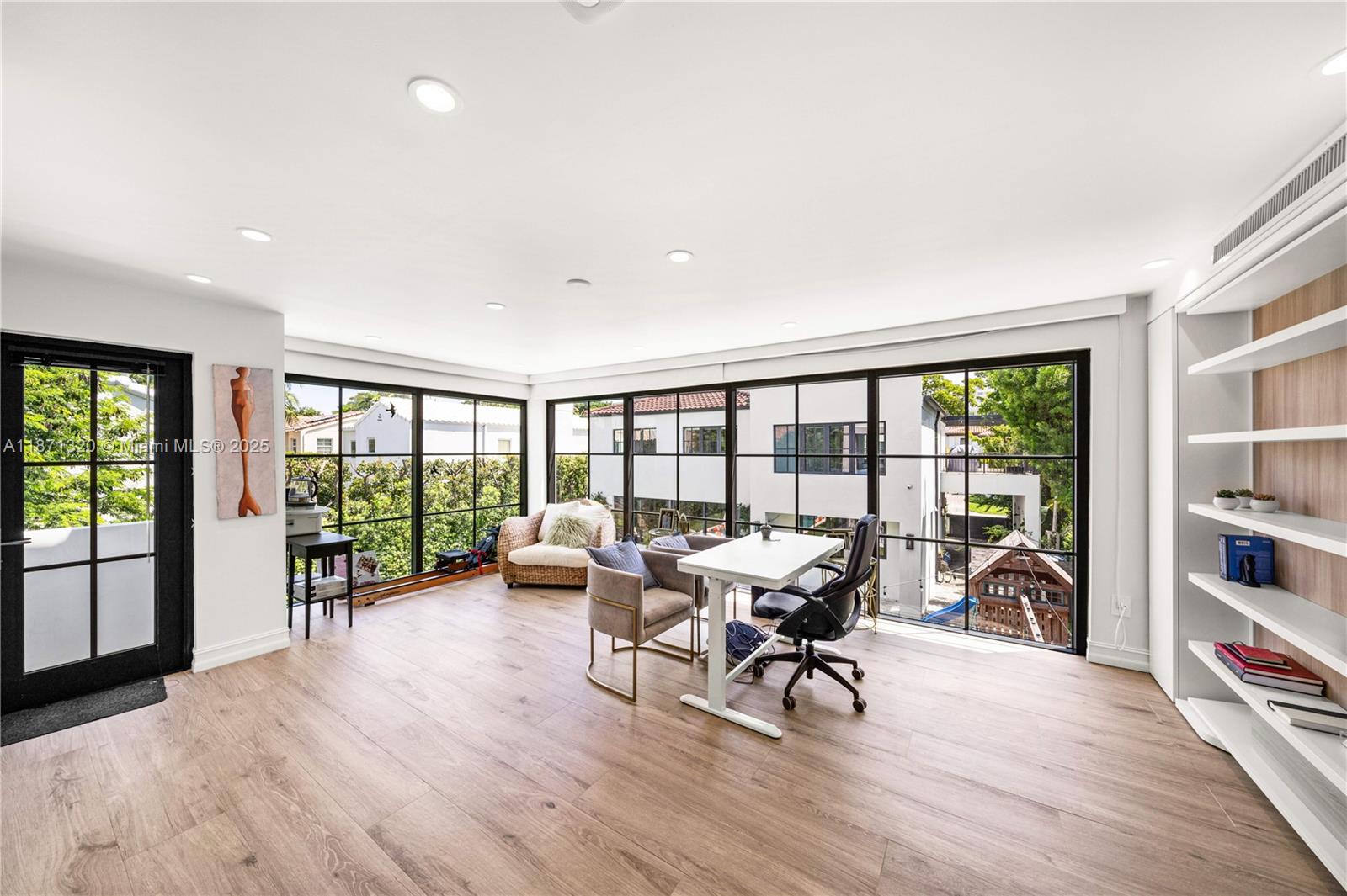 5728 Pine Tree Dr Miami Beach, FL 33140 5728 Pine Tree Dr Miami Beach, FL 33140
