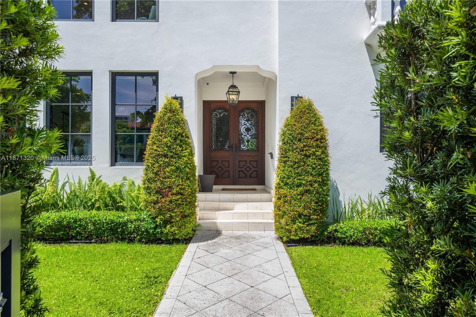 5728 Pine Tree Dr Miami Beach, FL 33140 5728 Pine Tree Dr Miami Beach, FL 33140