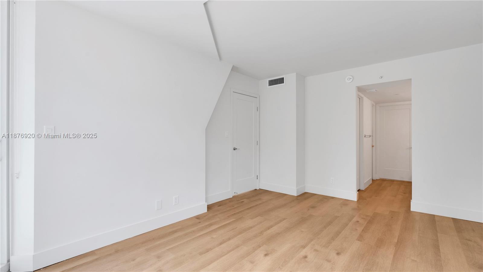 555 NE 34th St #0207,Miami, FL 33137